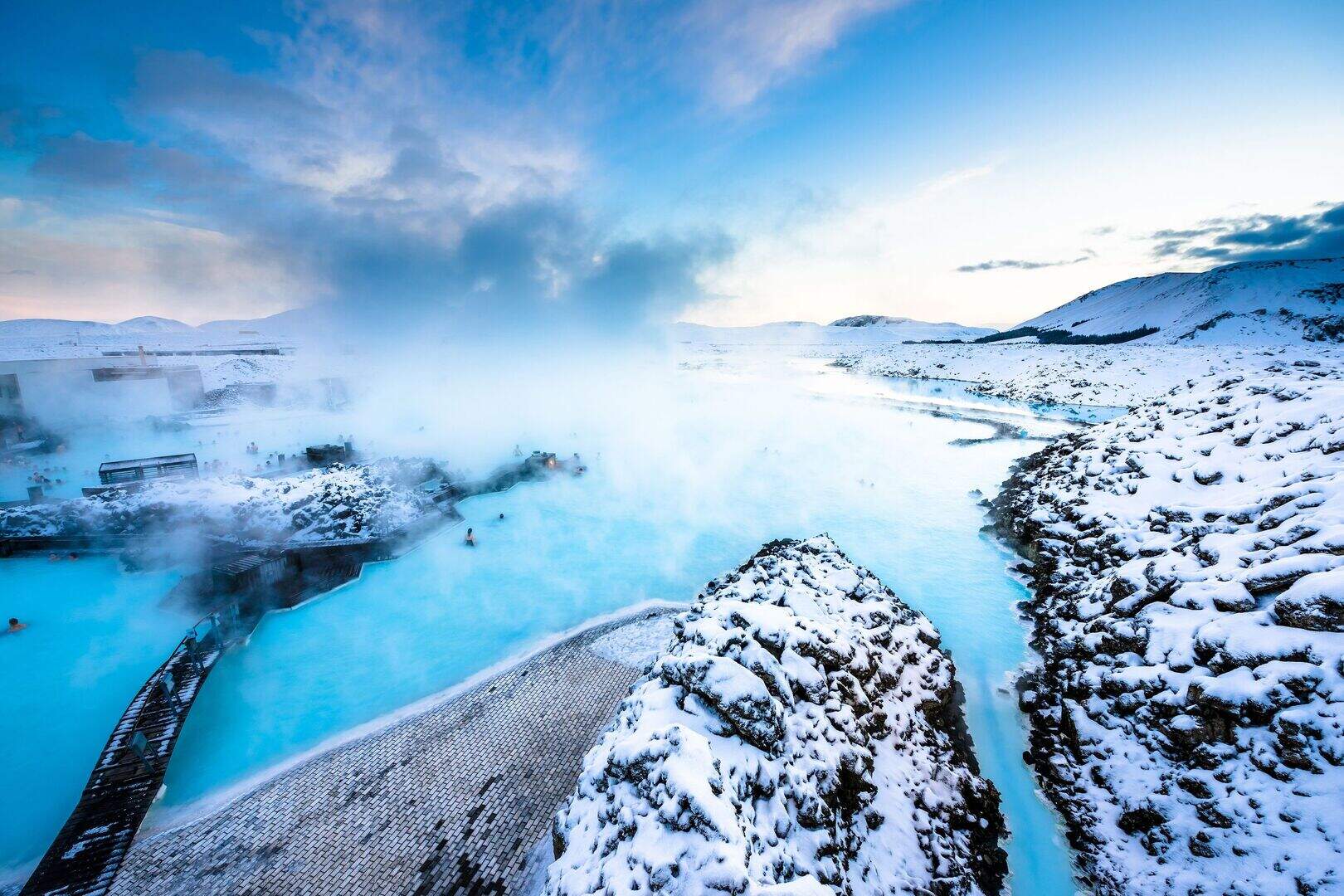 Warning Iceland volcano eruption is ‘imminent’ as iconic tourist ...