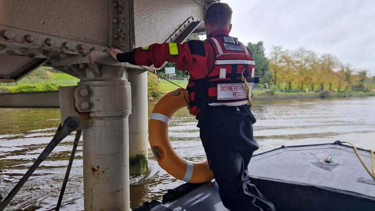 Warning as lifebuoy replaced by Louth rescue crew needed just hours later in River Boyne emergency