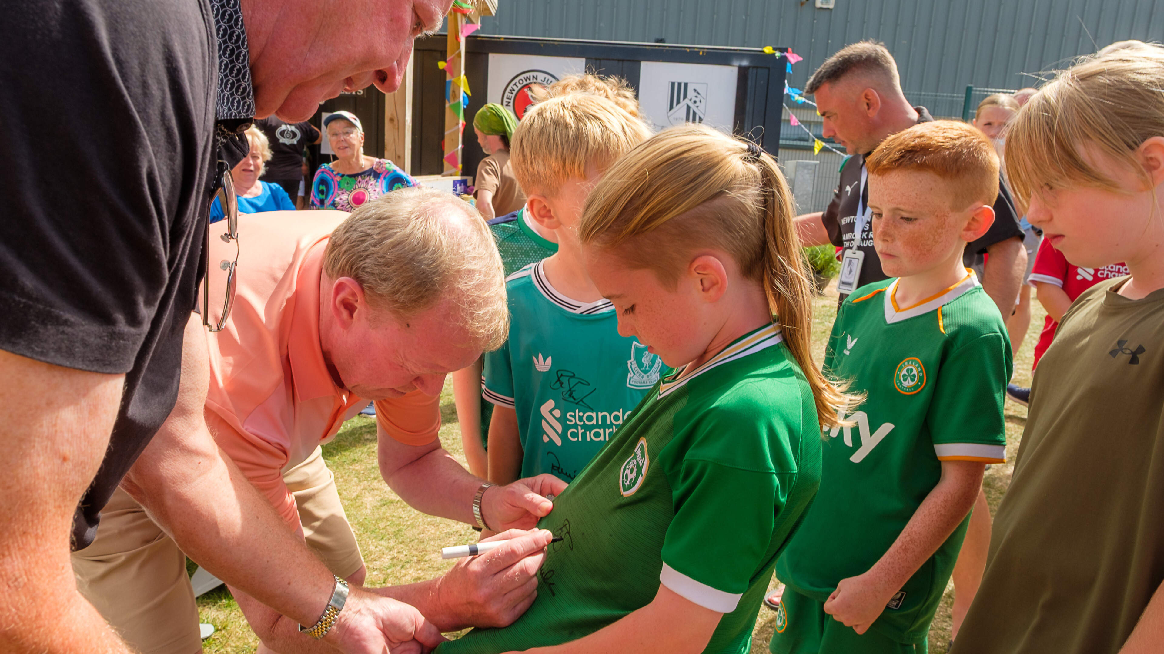 Football legends Ronnie Whelan and Steve Staunton help Wicklow club kick off  family fun day