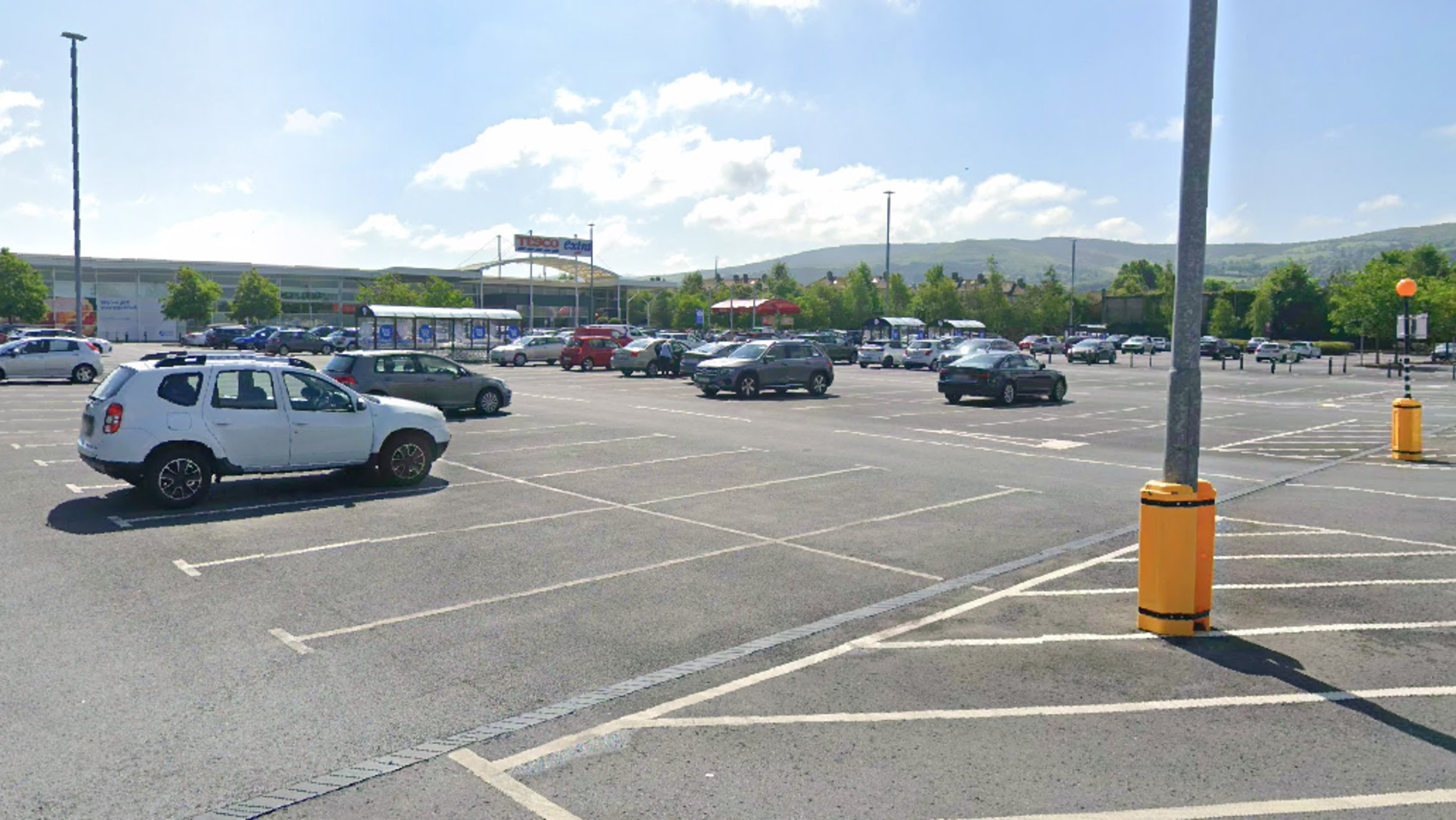 ‘Boy racer’ gatherings prompt calls for nighttime closure of Tipperary Tesco car park