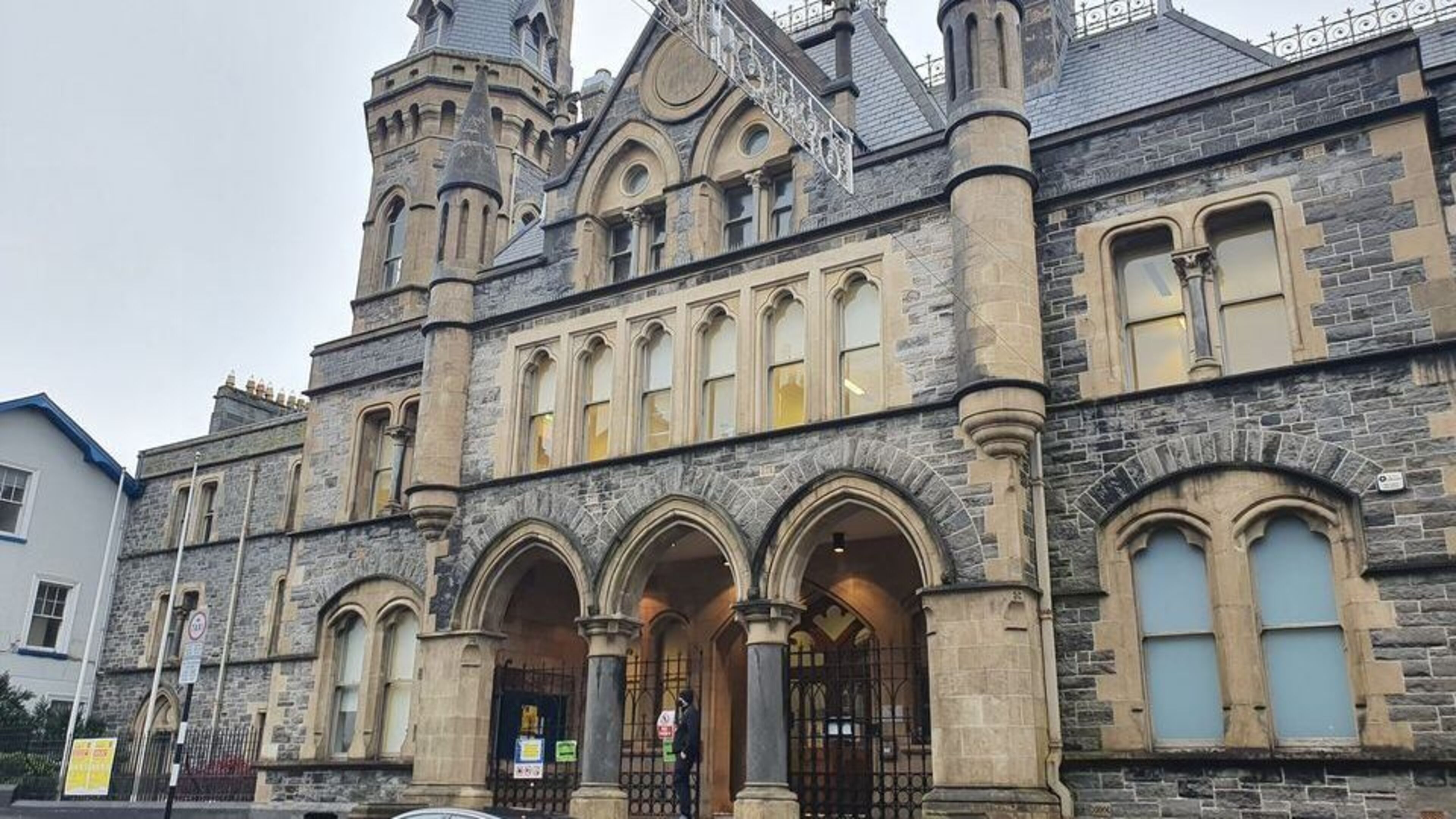 Sligo man (28) jailed for assaulting Garda and  stealing his baton