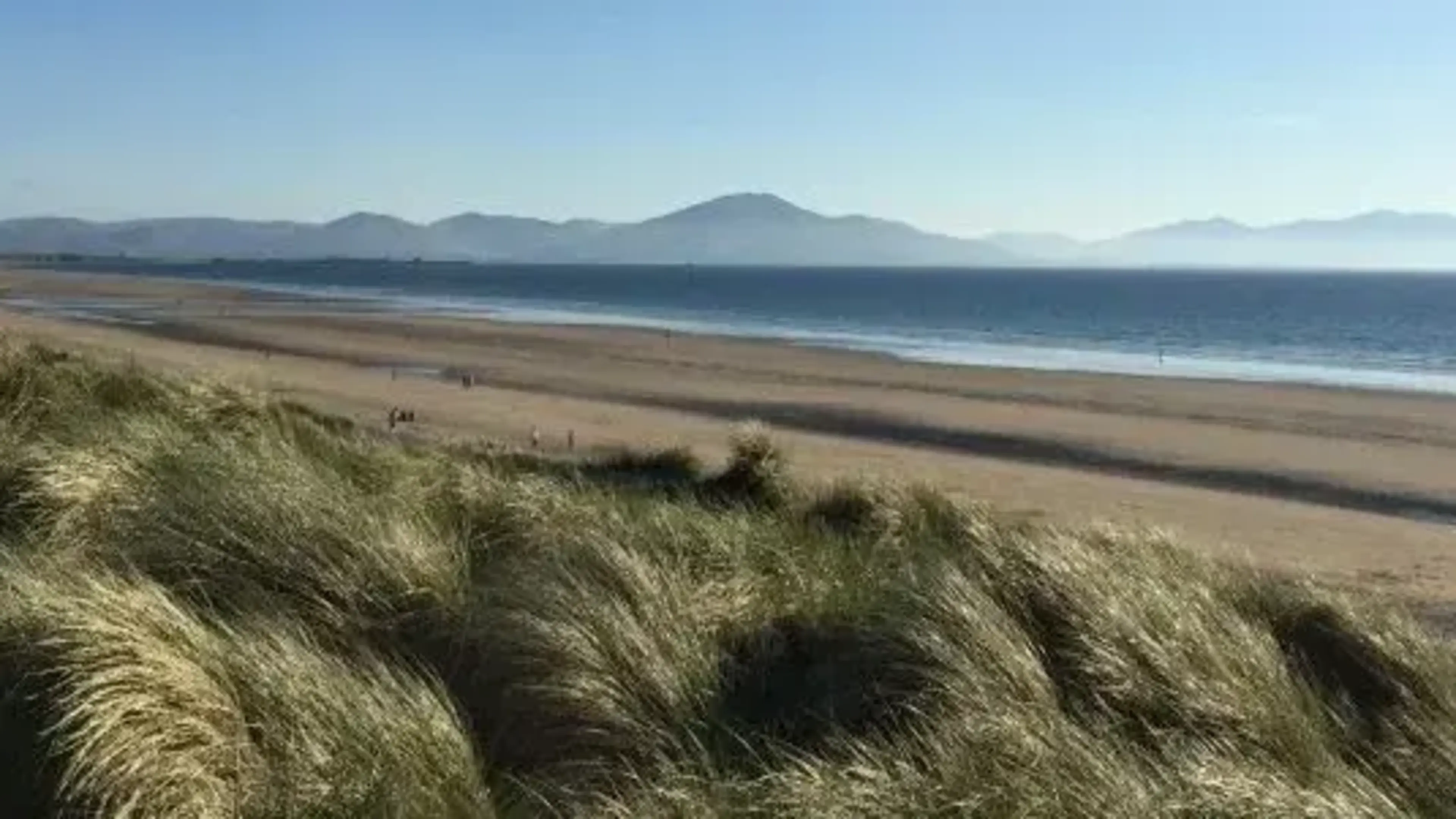 Kerry swimmers hailed as heroes after dramatic rescue at Banna Beach