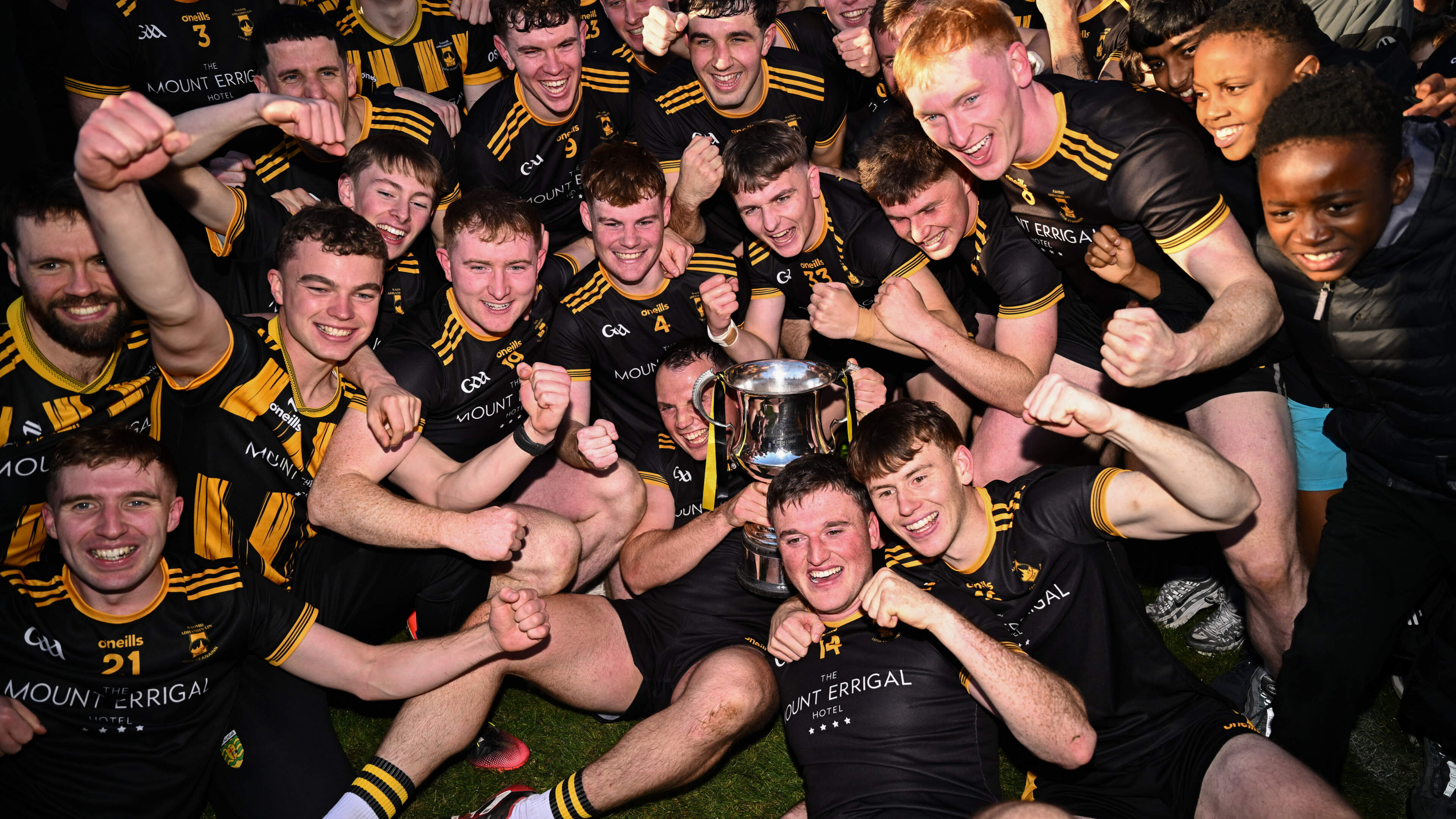 Gráinne McElwain: Naomh Adhmhnáin sásta agus iad ag buachan gach cóid