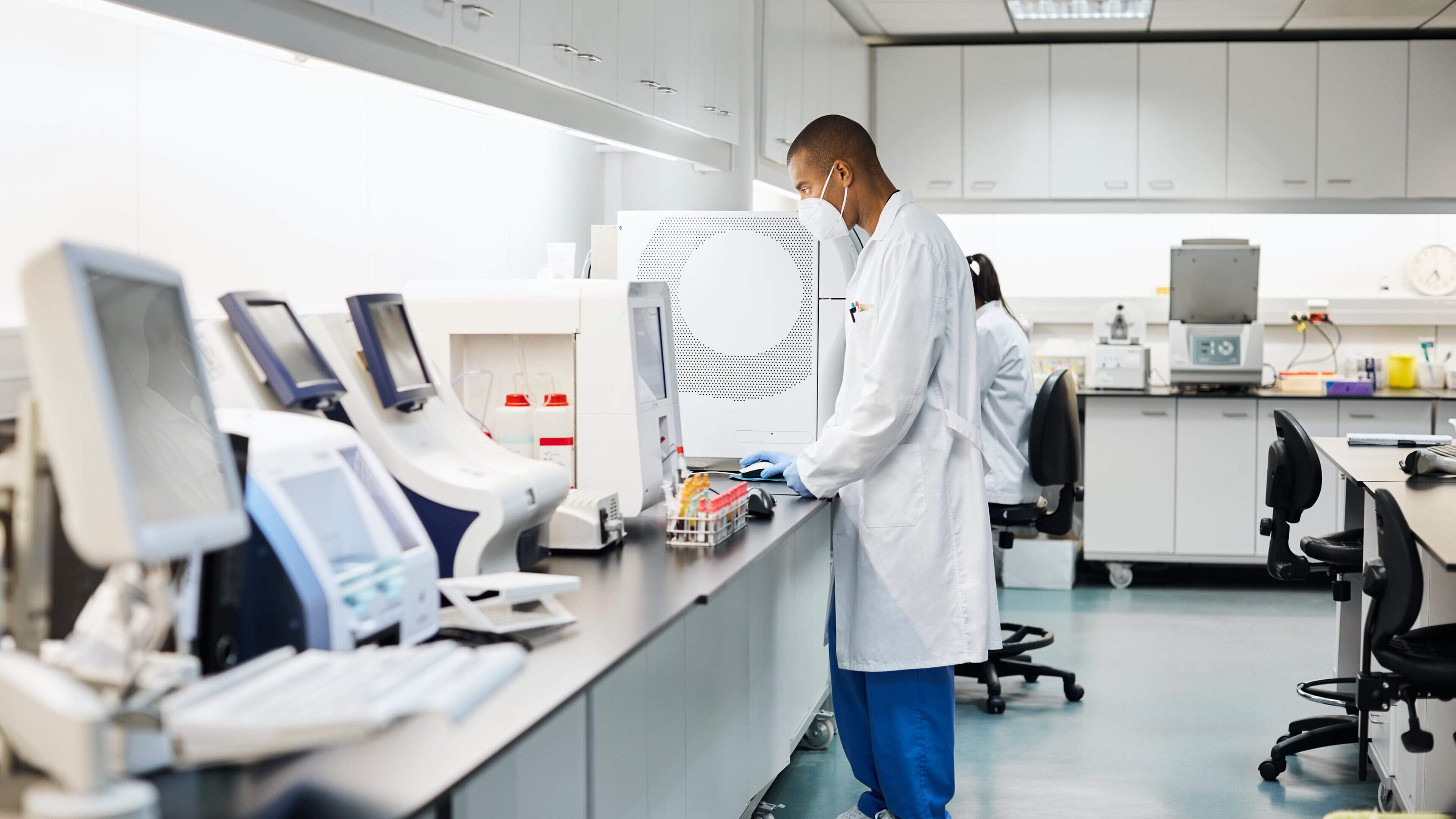 Backlog of 3,449 patient samples at publicly funded hospital lab amid private work deal