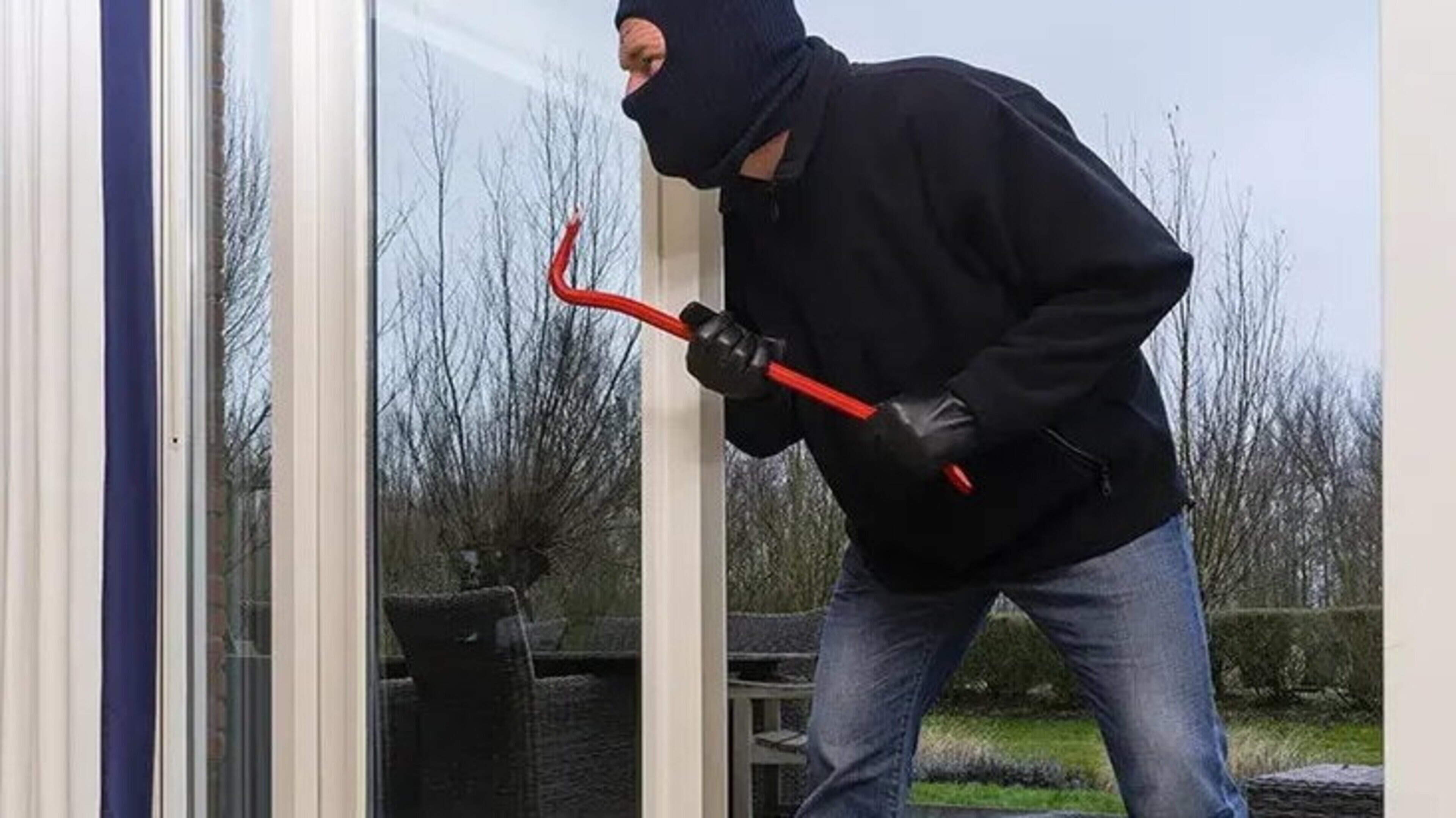 Gardaí in Sligo urge homeowners to ‘Lock Up and Light Up’ as winter burglary operation begins