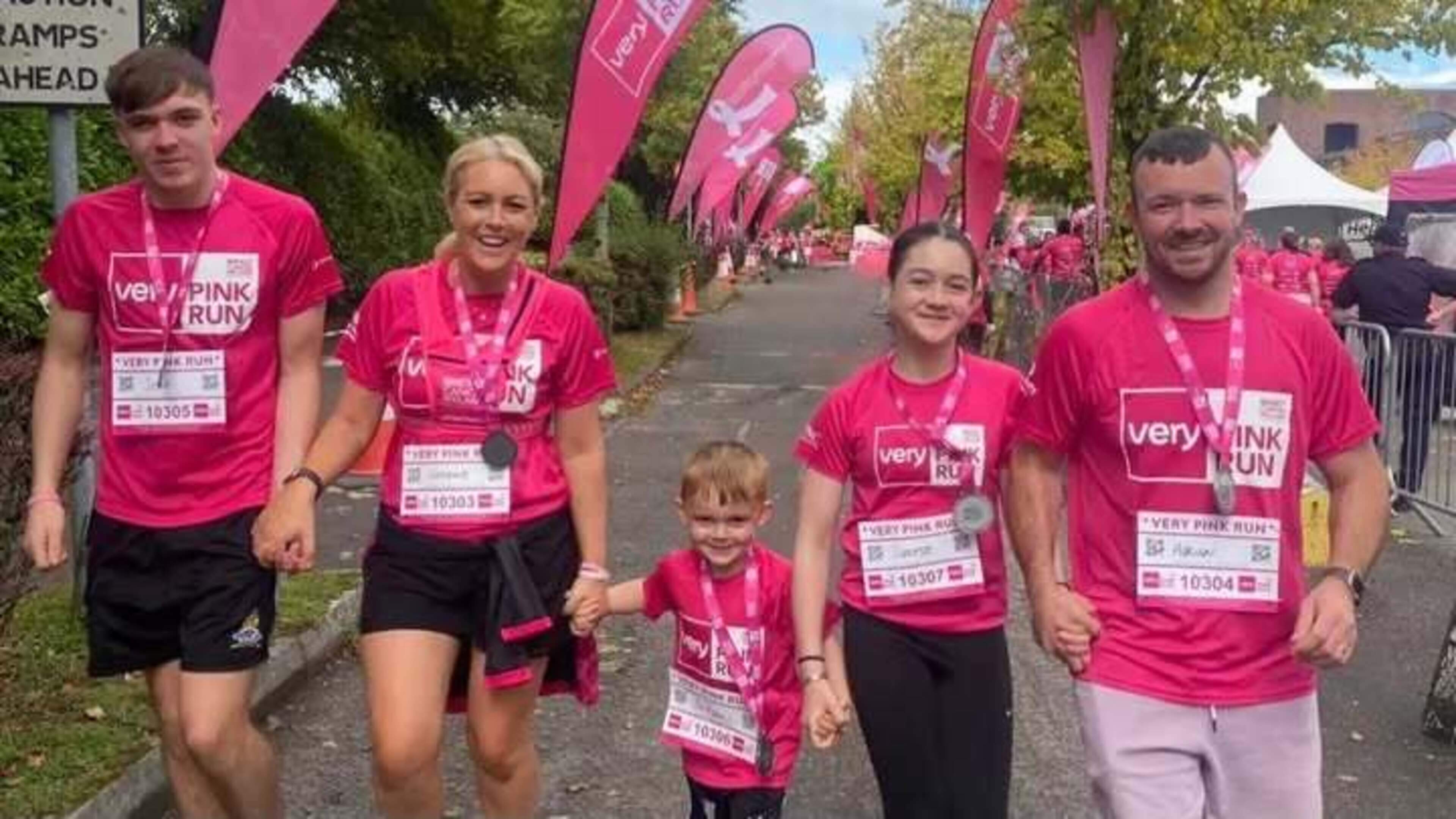 Cork Rose Lexi leads charity walk in aid of Lorraine Kirby’s cancer treatment - ‘I had to do something’