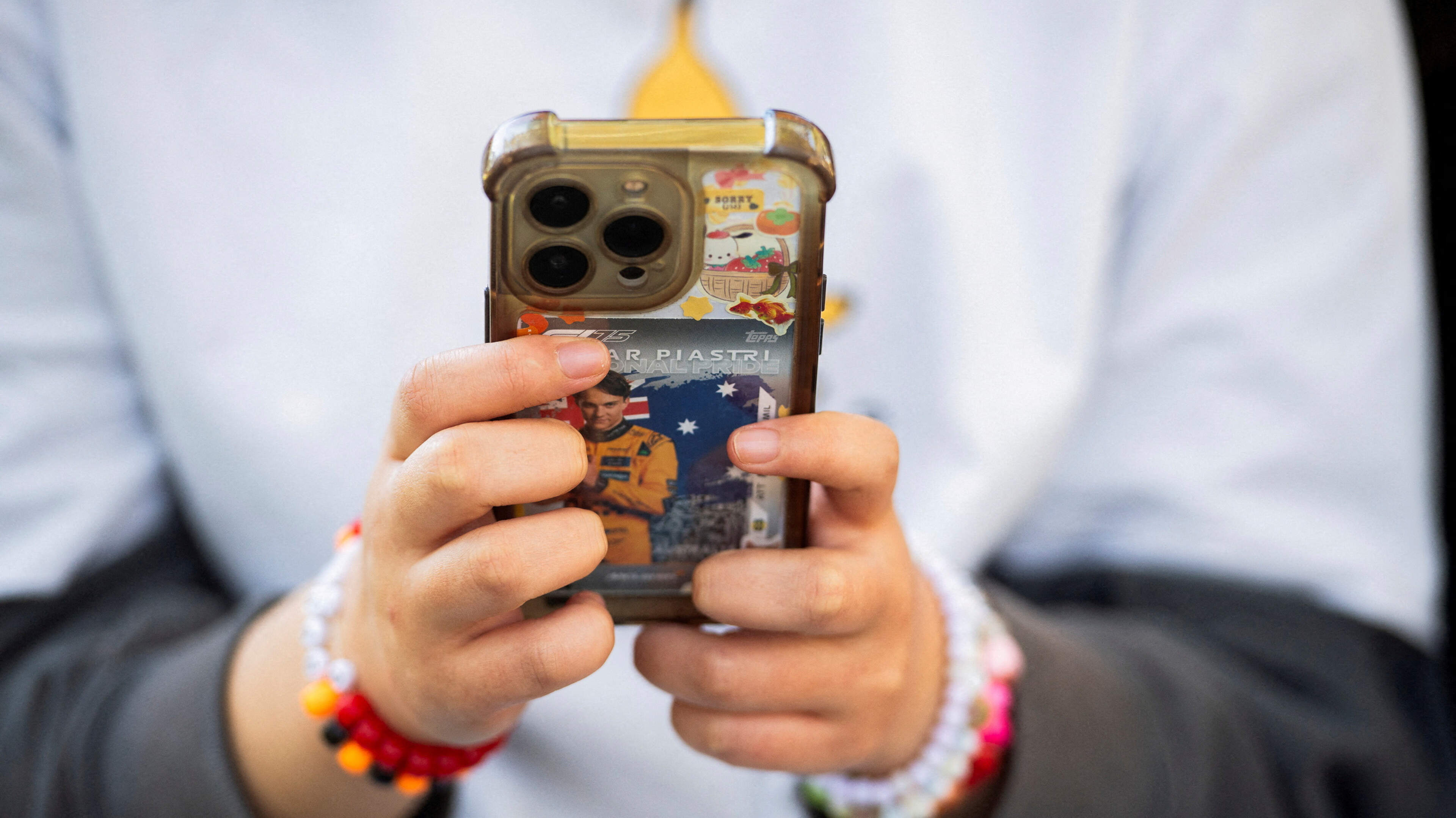 Most Australian teenagers still on social media despite landmark ban 