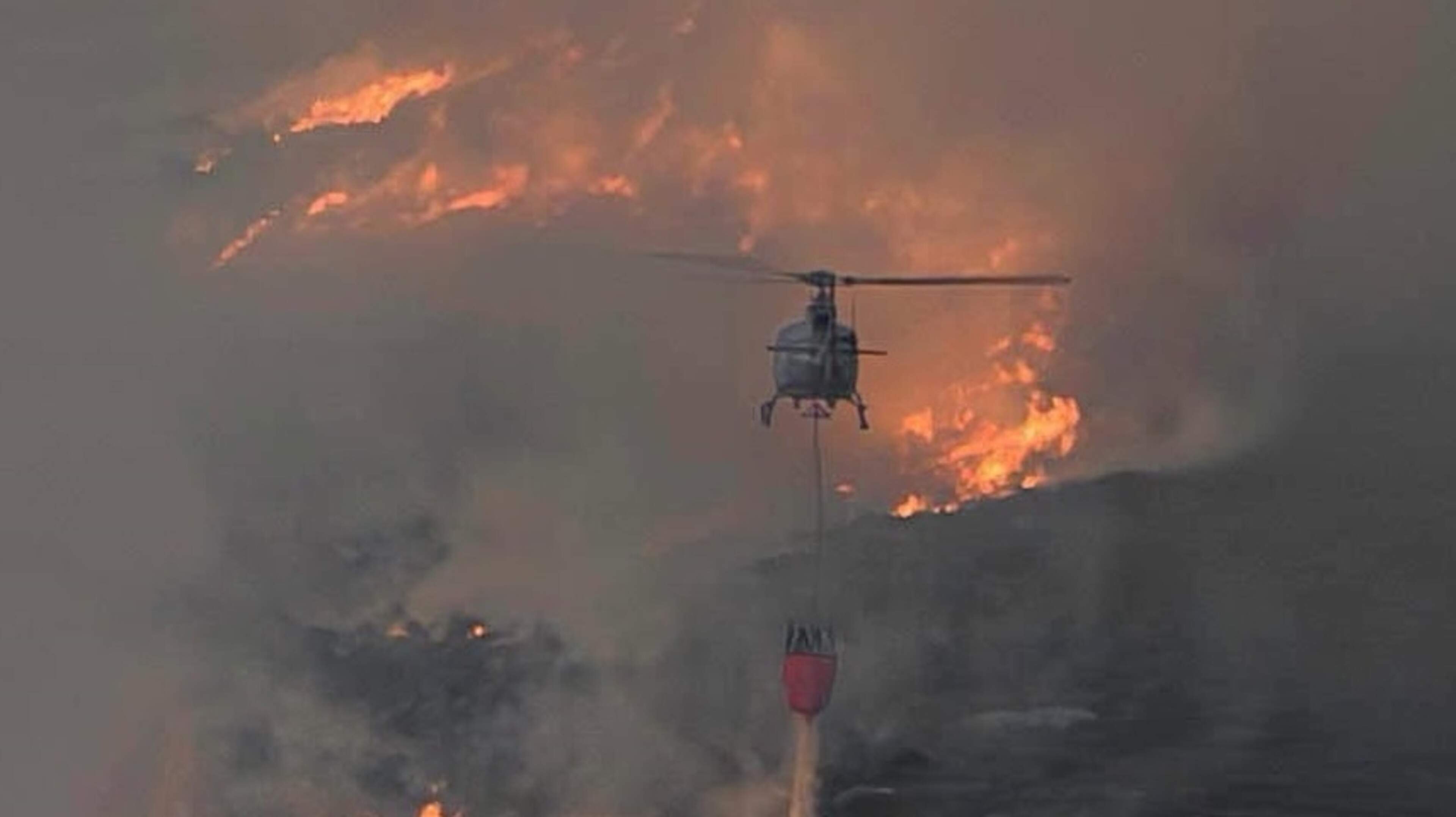 ‘Embers have started to fall around the houses’ – Locals rally as wildfires intensify with Roz Purcell among those affected