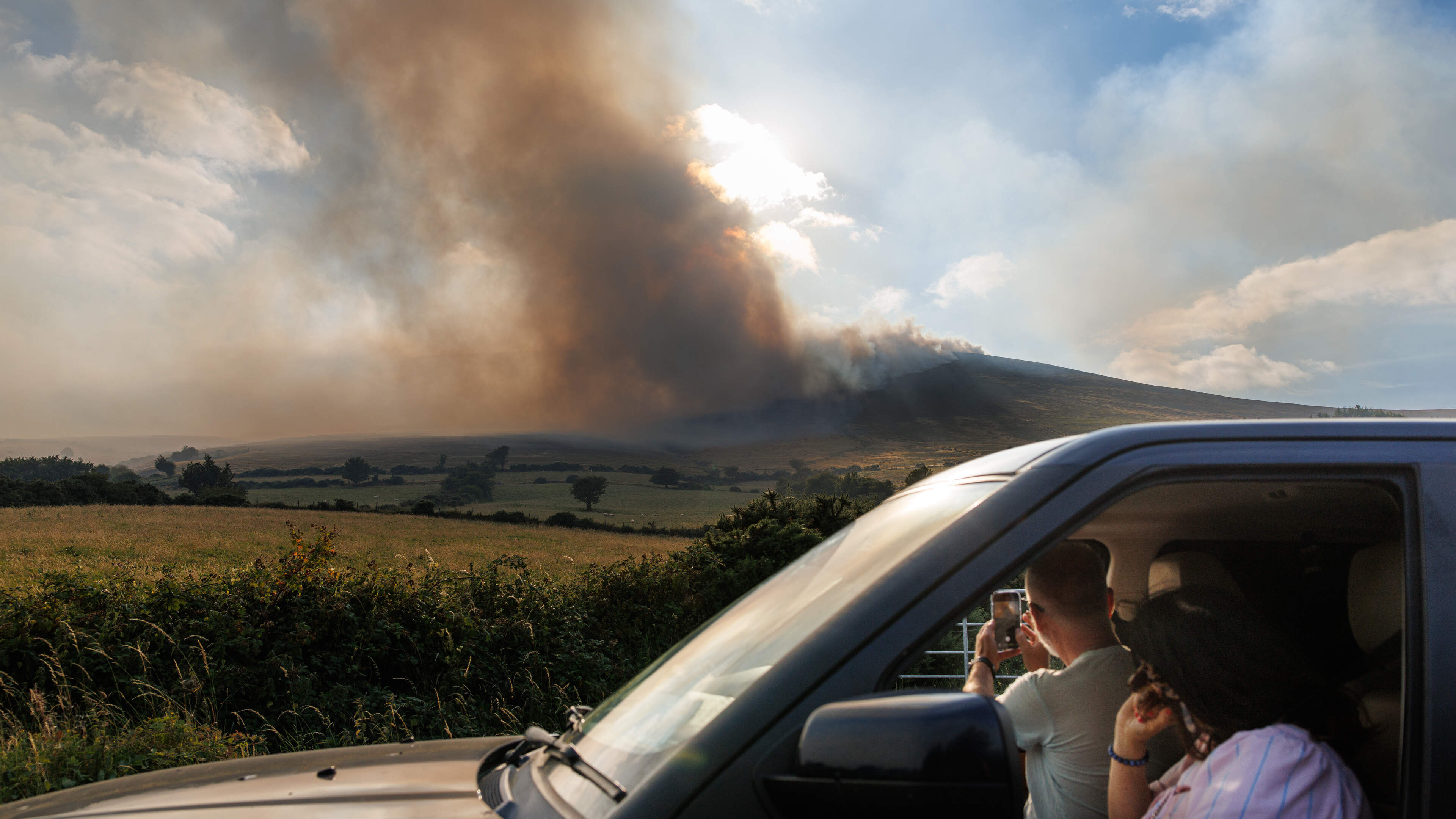 Greater deterrents needed to stop people ‘recklessly’ starting fires in national parks, minister says