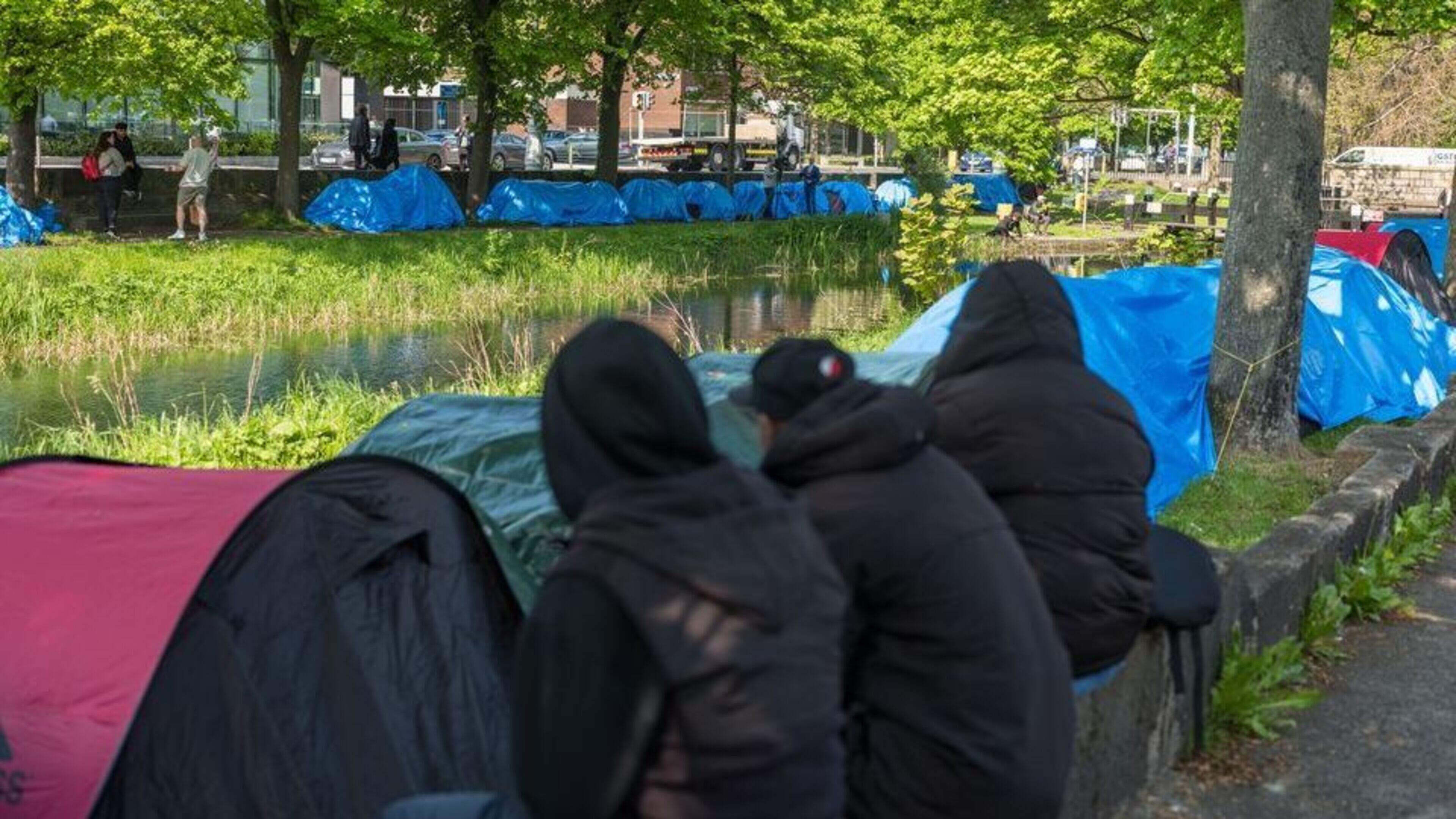 Numbers seeking international protection drops to 900 per month since EU migration pact