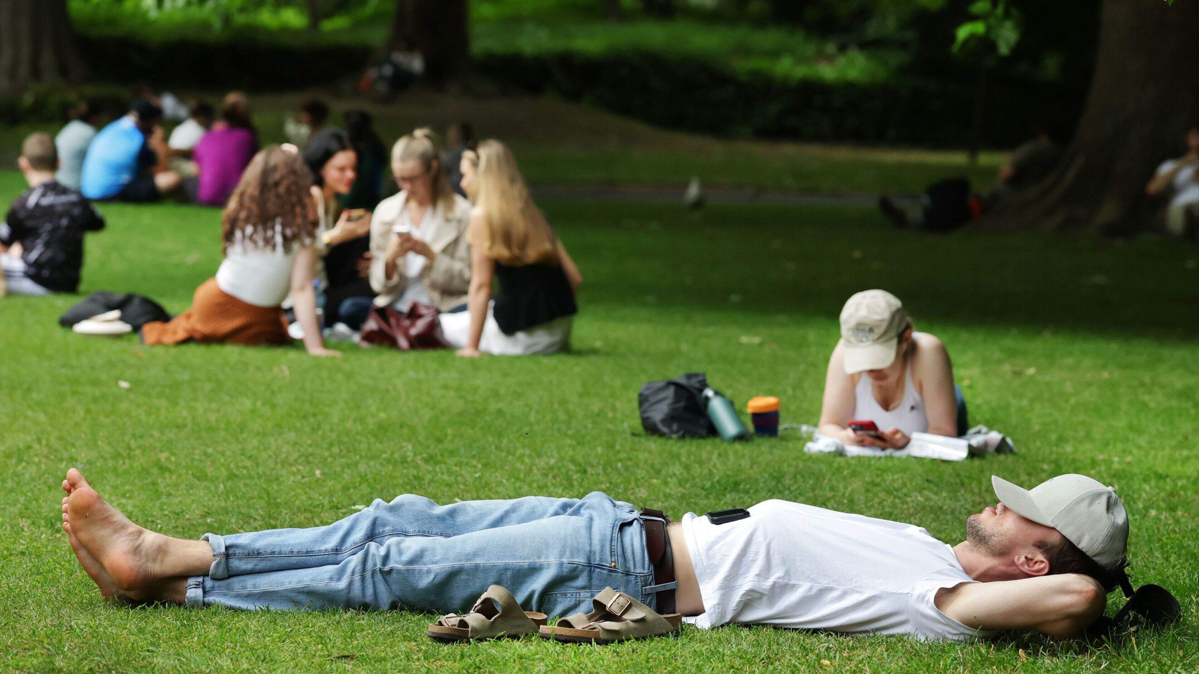 Highs of 22 degrees forecasted for the weekend, with a break from the rain in store