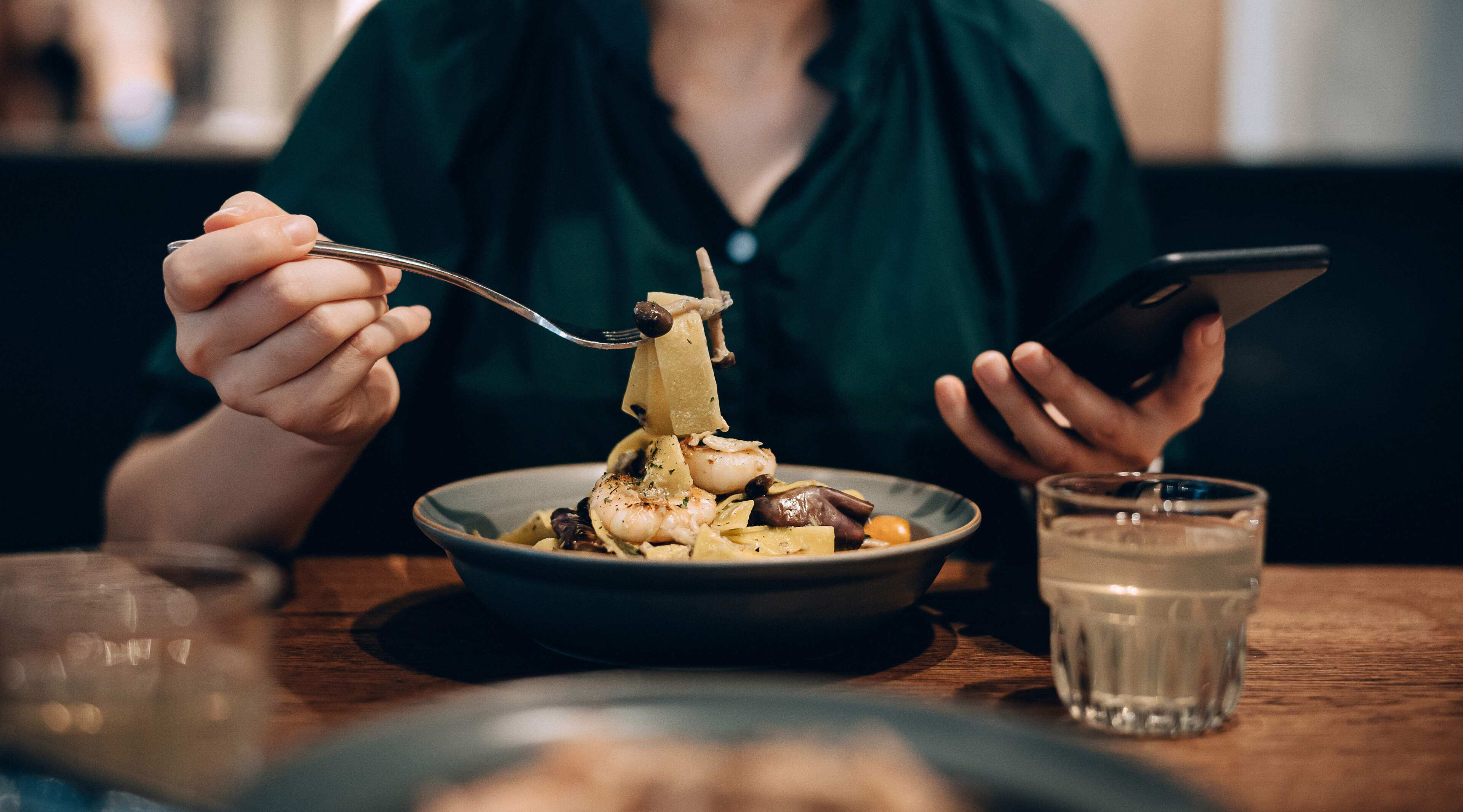 Ruth Medjber: Phones blaring, kids roaring, adults shouting – have basic manners left the table in Irish restaurants?