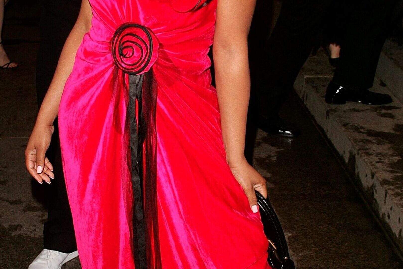 lil kim red dress Lil' Kim Pictures and Photos