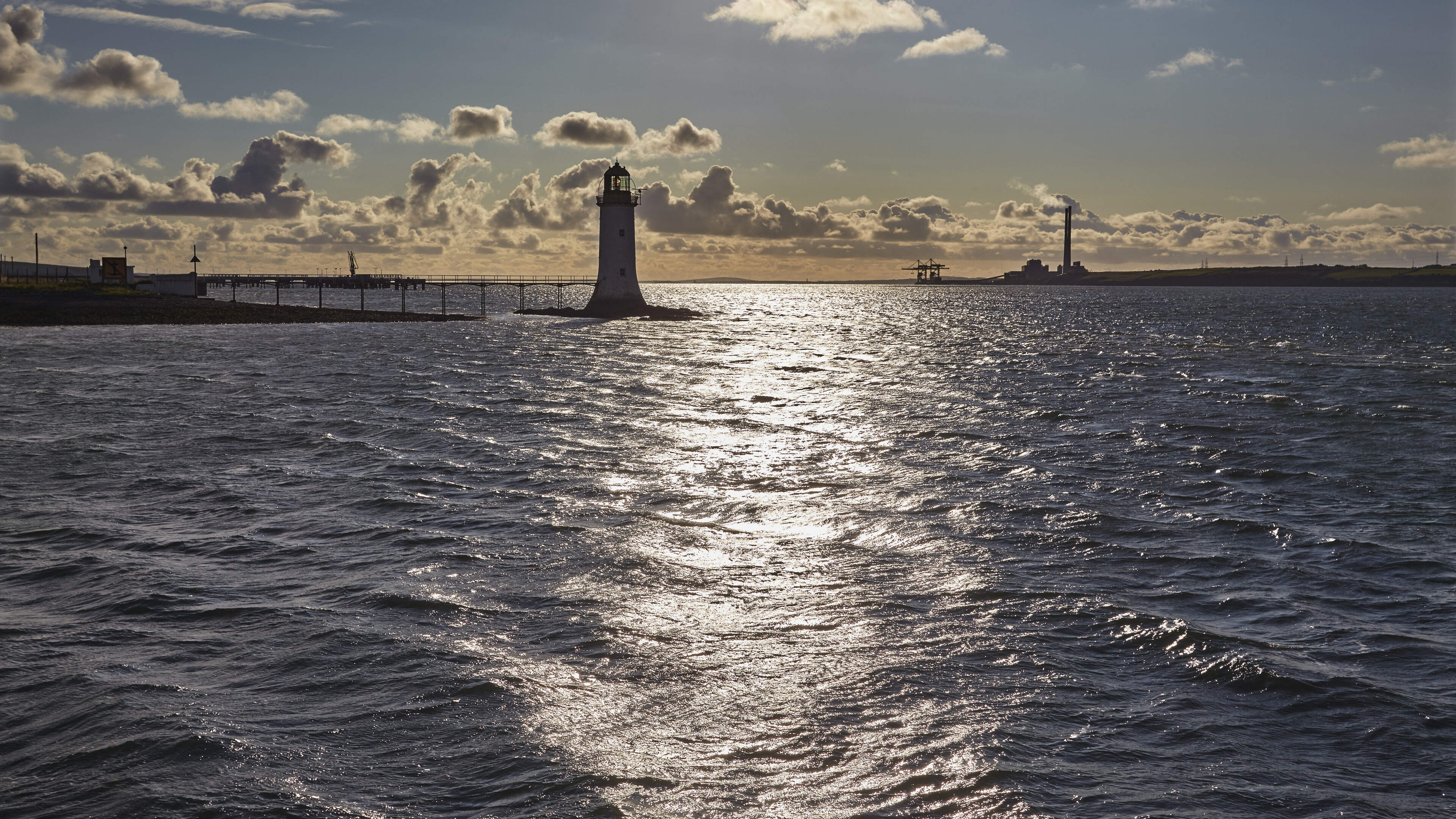 Government move to establish liquified gas terminal in Shannon estuary opposed in Dáil  