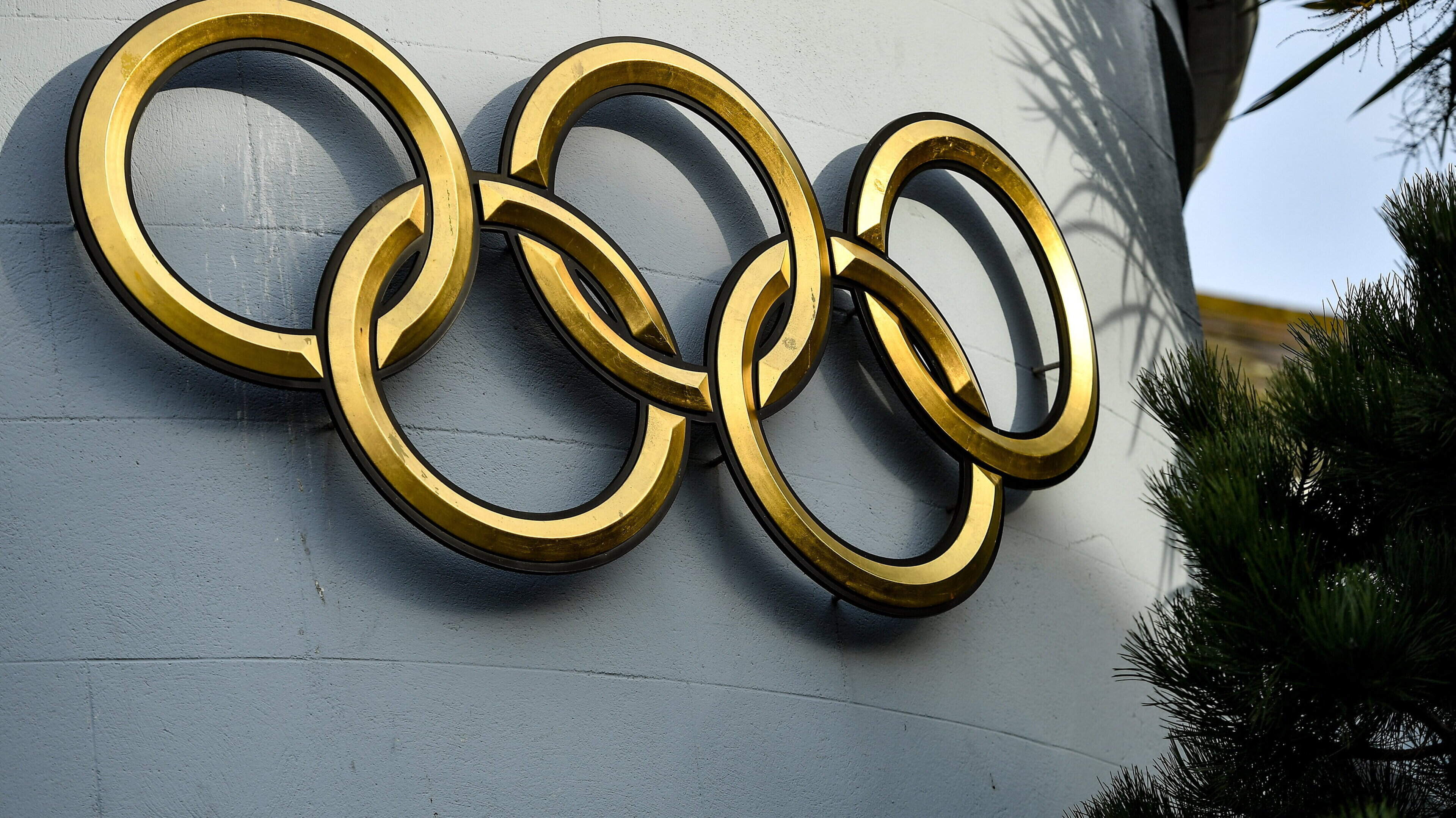 IOC provisionally lifts ban on Russian Olympic Committee