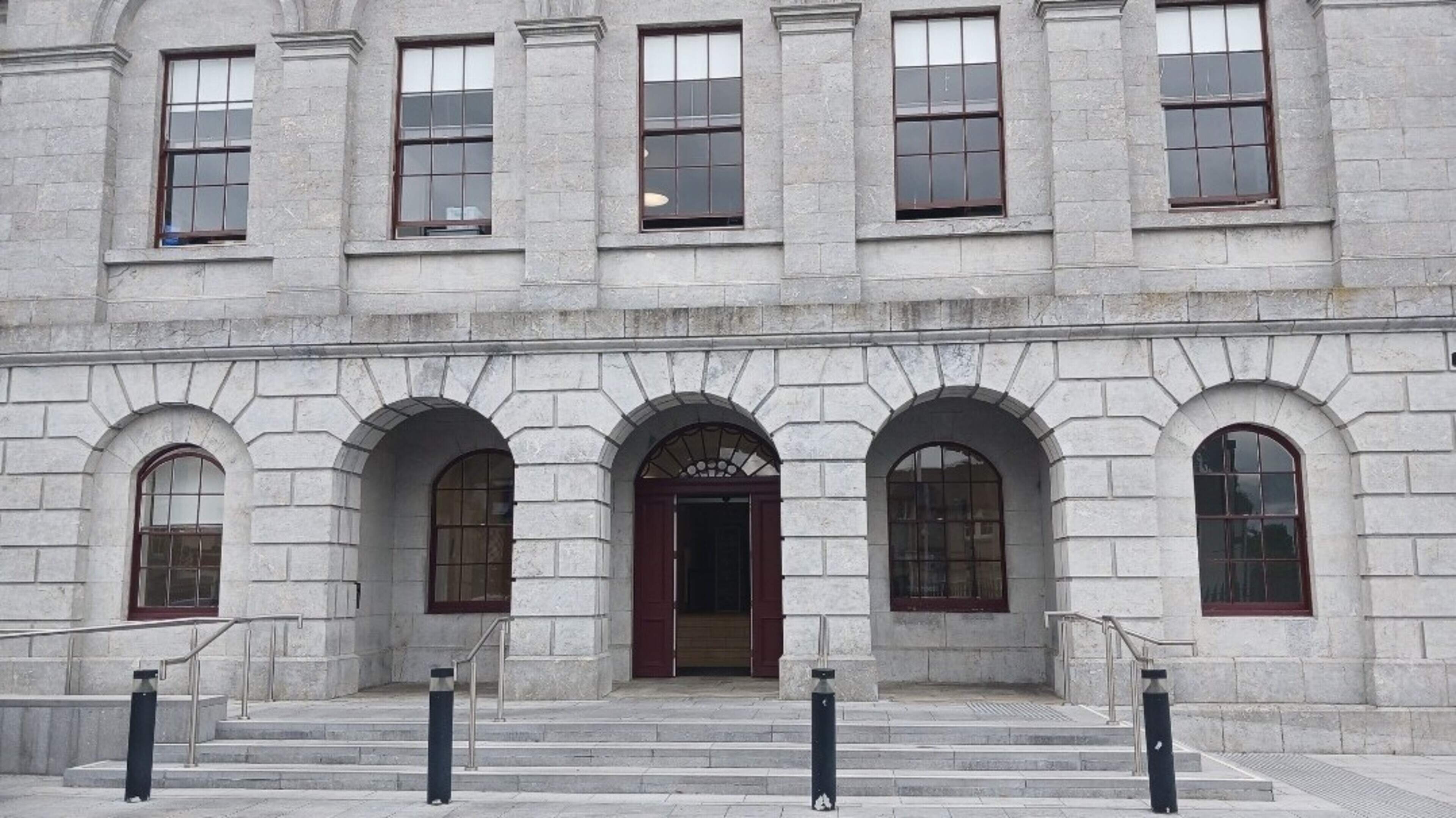 ‘I will crack your skull’ - Ailing pensioner tells of terrifying ordeal at hands of hatchet wielding teen (15) in aggravated burglary