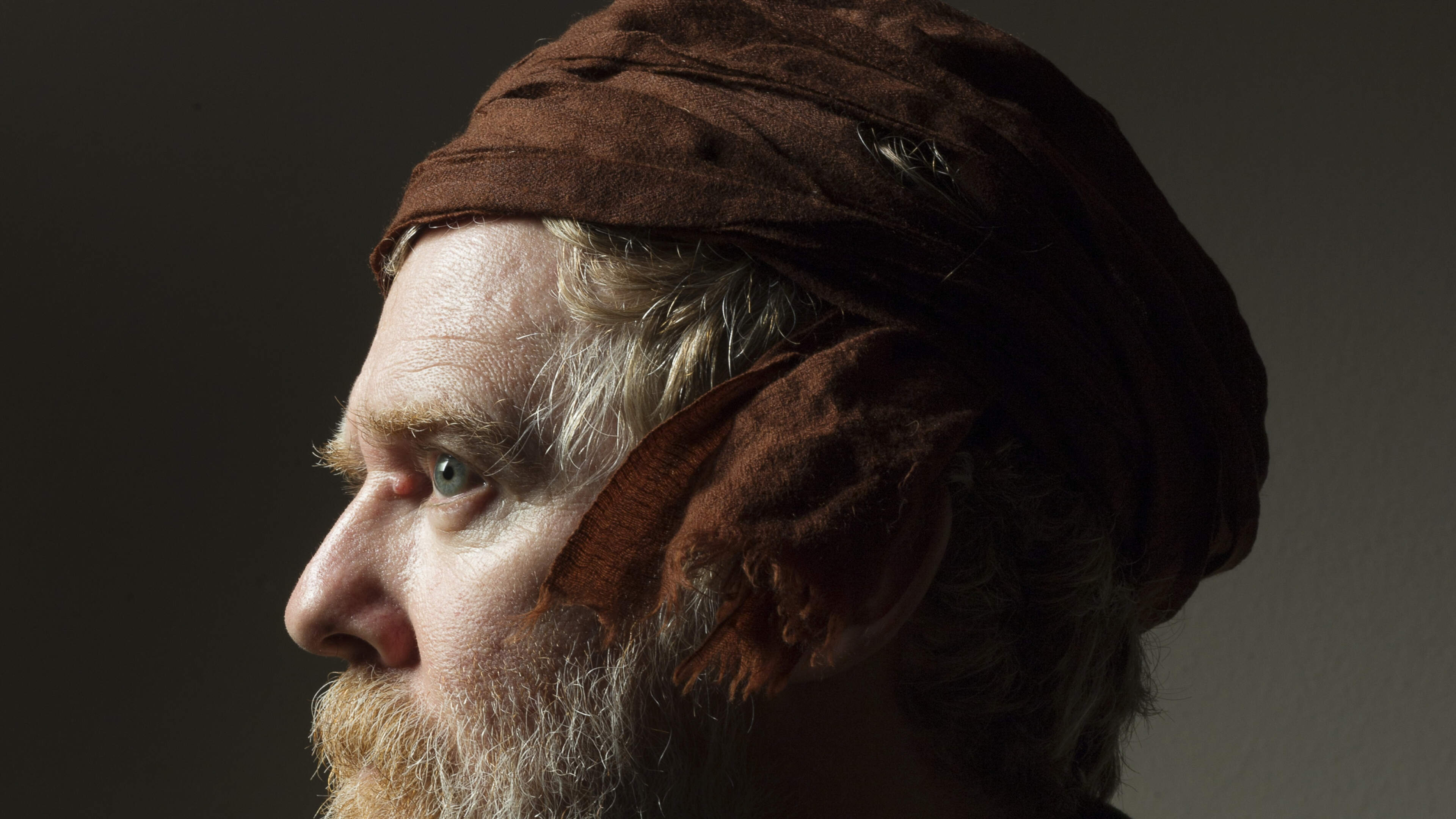 An Oscar winner sitting in the middle of a local pub: The ordinary life of the extraordinary Glen Hansard