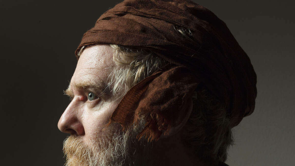 An Oscar winner sitting in the middle of a local pub: The ordinary life of the extraordinary Glen Hansard