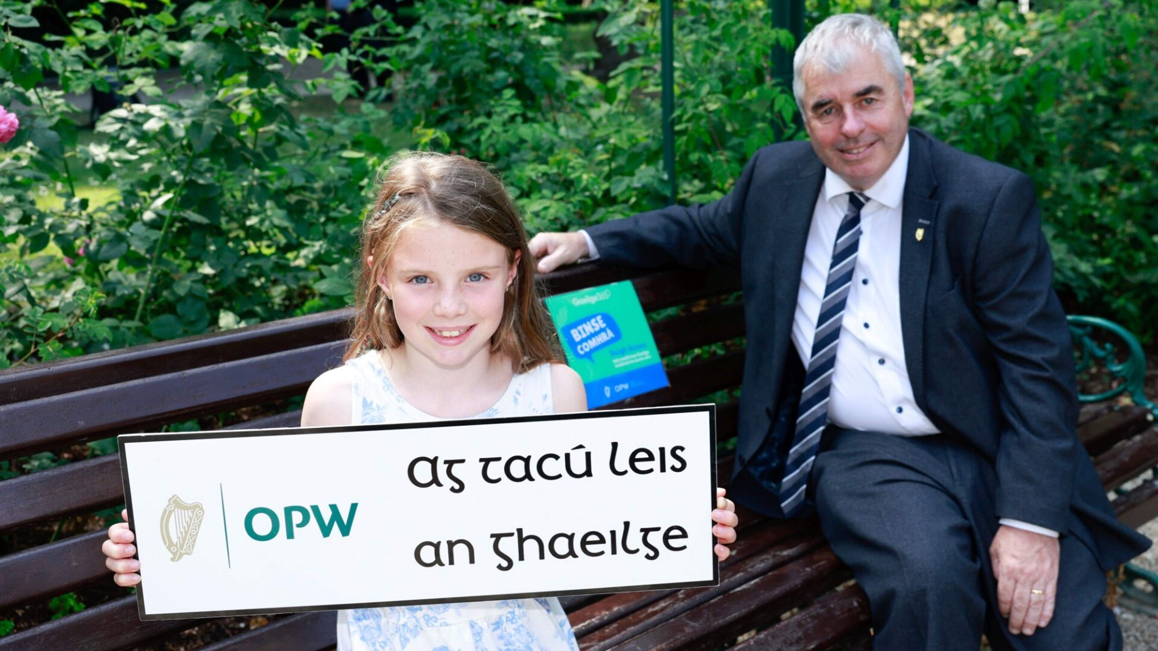 Irish conversation bench in Kilkenny will spark conversations between strangers as Gaeilge