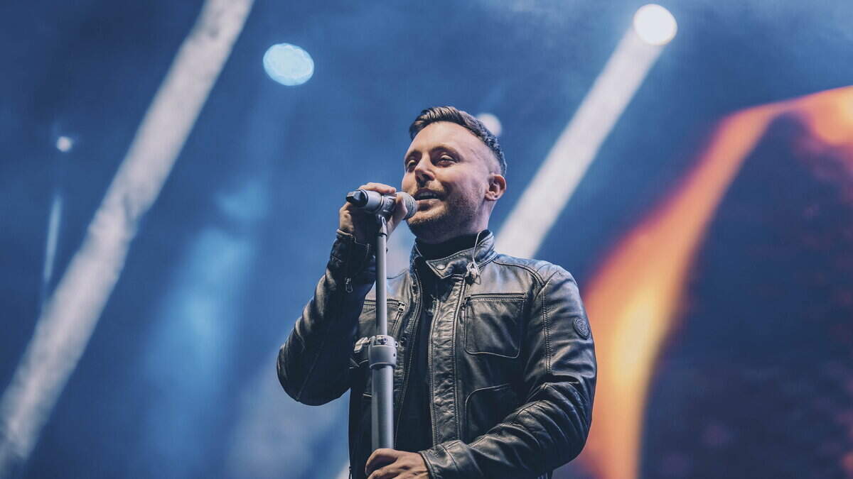 Pub bietet Nathan Carter seine Räumlichkeiten für einen Auftritt an ...
