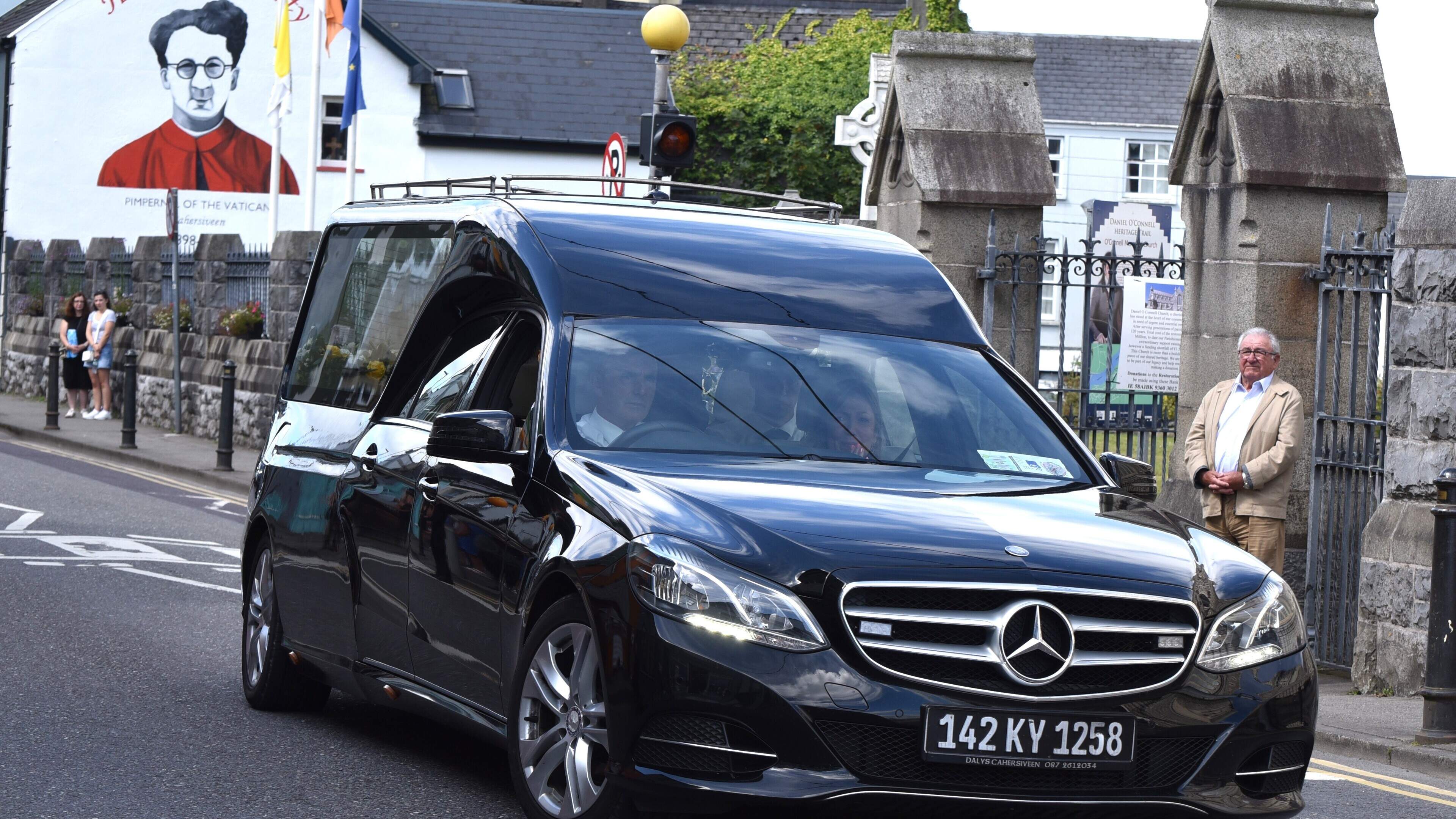Funeral in Kerry of former Supreme Court judge Hugh O'Flaherty told how ‘compassion’ guided his work