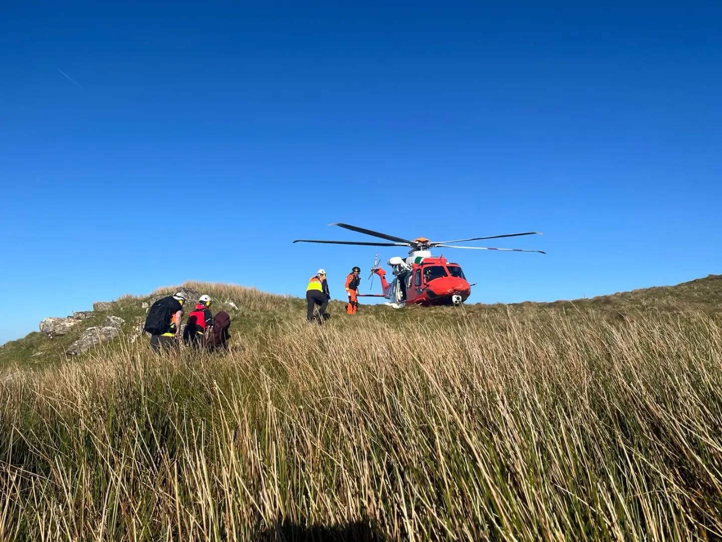 Galway rescue teams deployed to injured hiker stranded on mountain