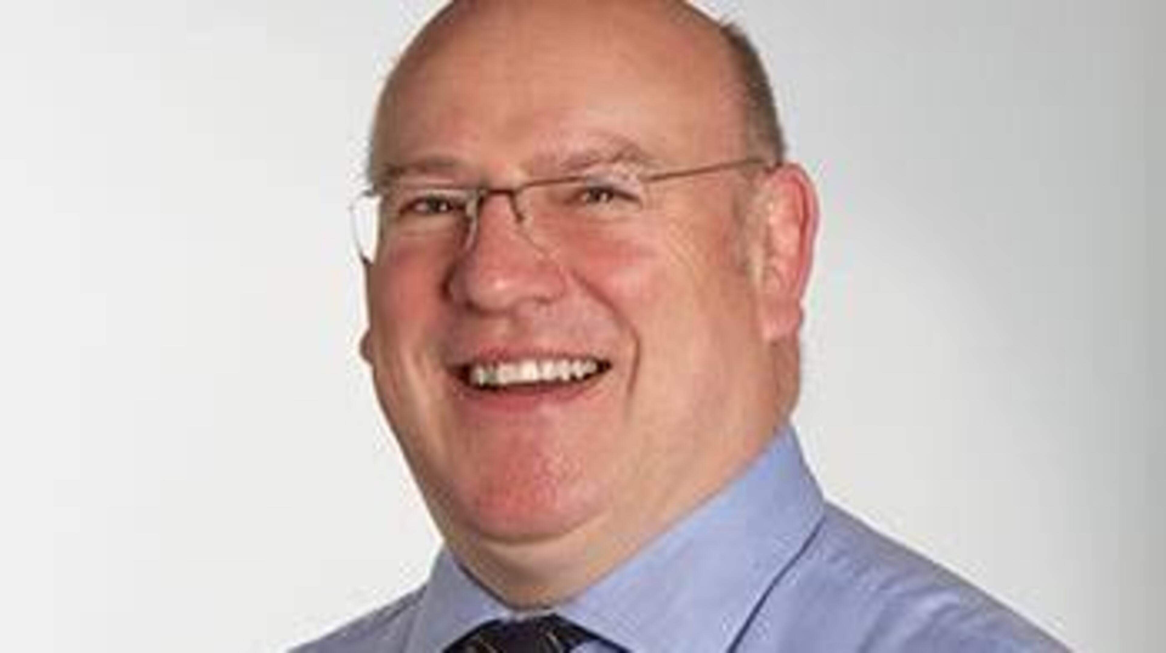 Justice Minister Jim O’Callaghan pays tribute to Louth legal ‘titan’ James MacGuill in Dáil