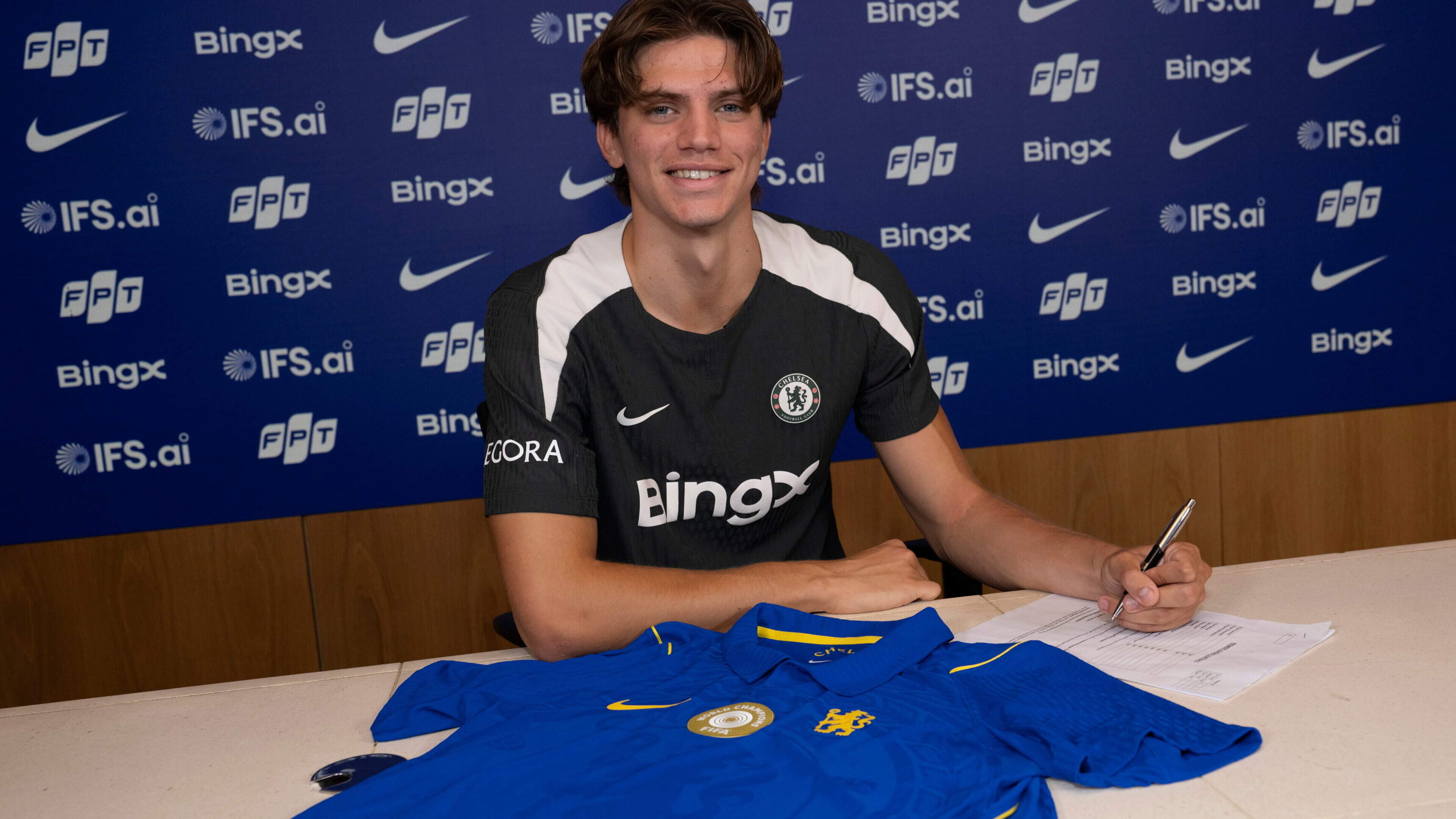 Chelsea sign Atalanta defender Marco Palestra for £47m