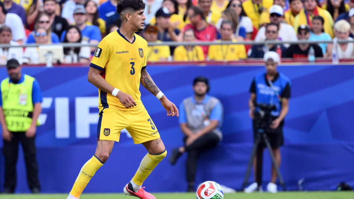 Ecuador's Piero Hincapie makes permanent move to Arsenal after title-winning loan spell