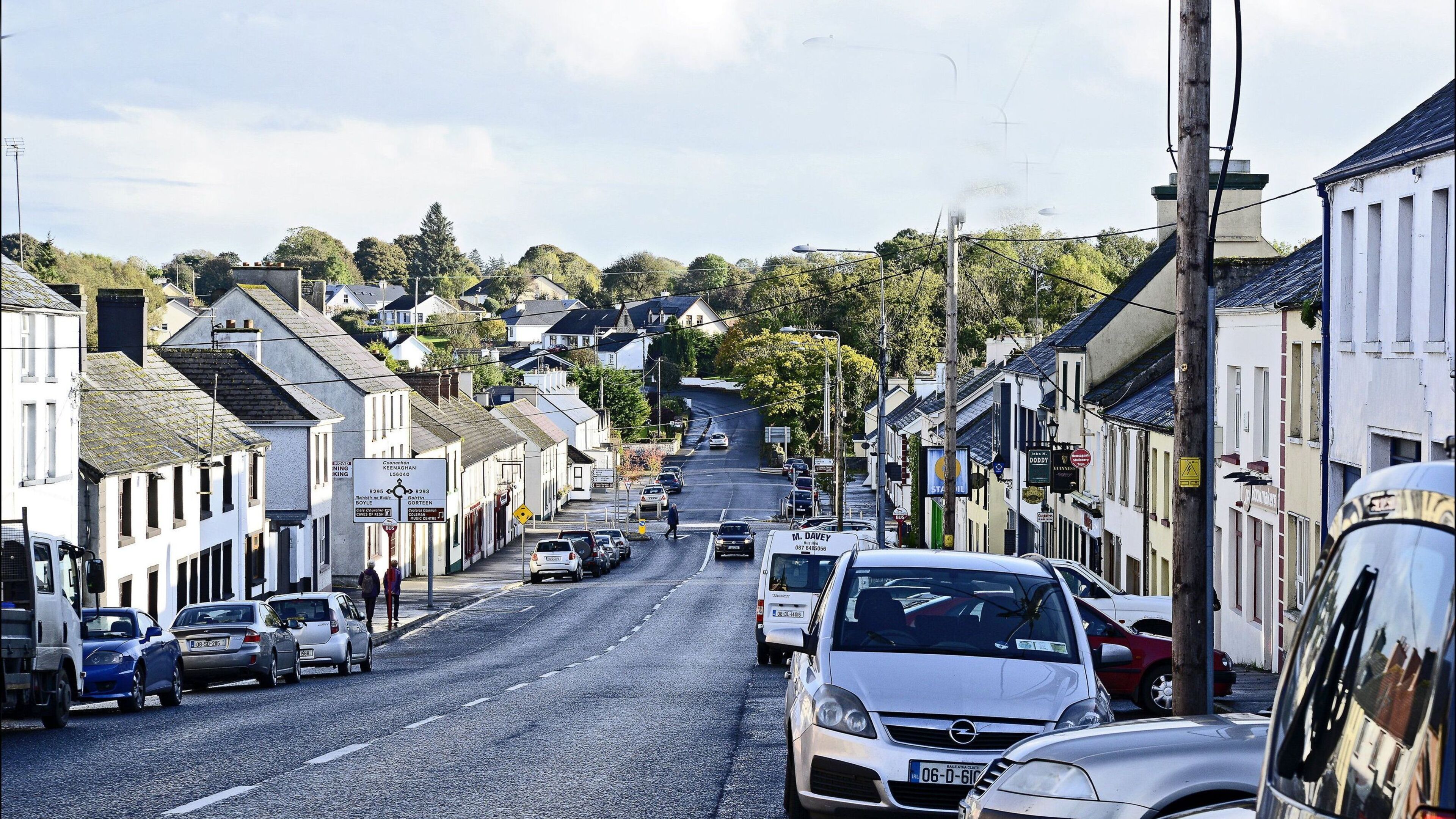 Driver (24) arrested after Christmas party claims she she was just ‘eating pizza’ in car 