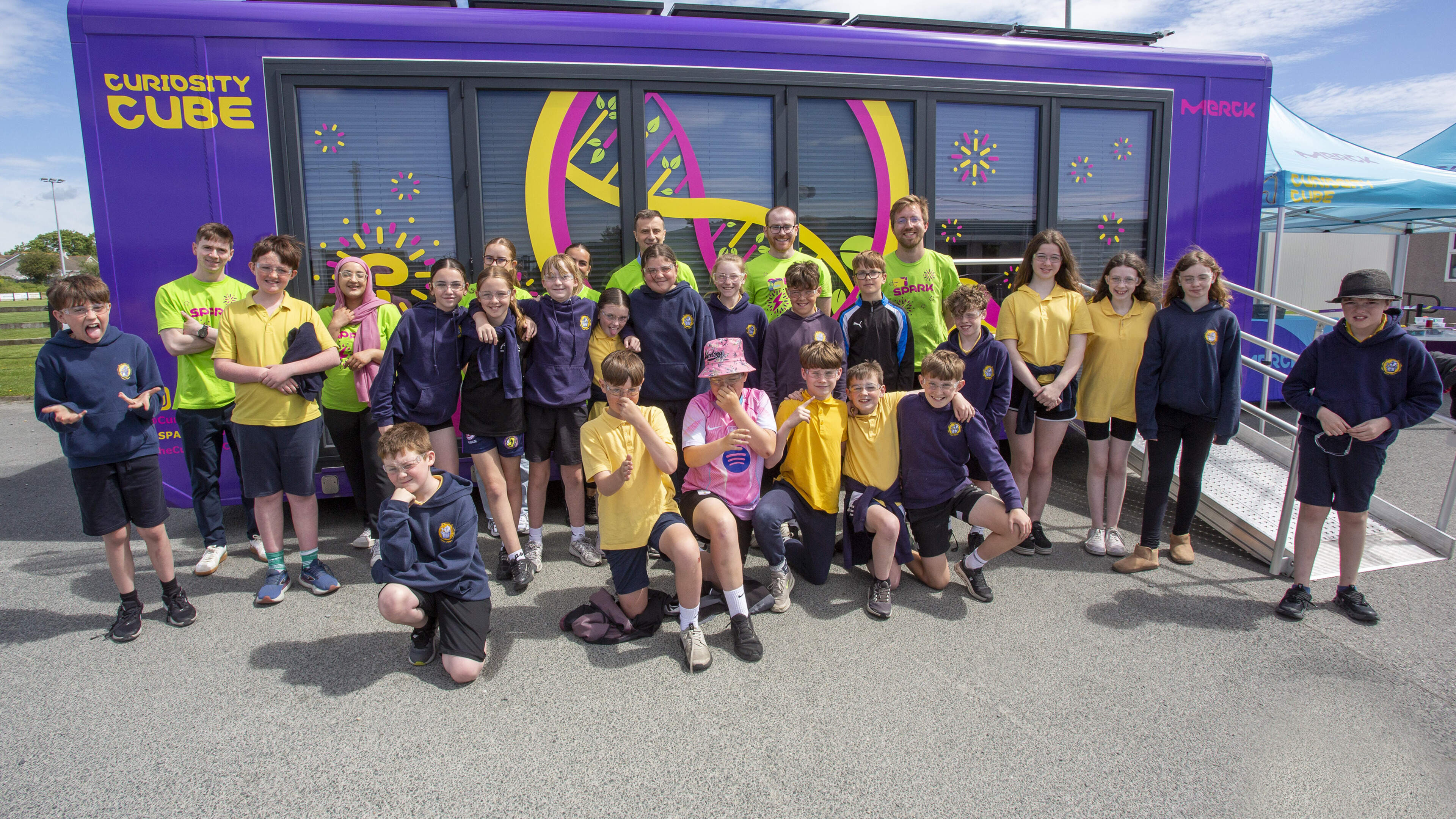 Merck’s Curiosity Cube mobile science lab visits Arklow to offer hands-on STEM experiments