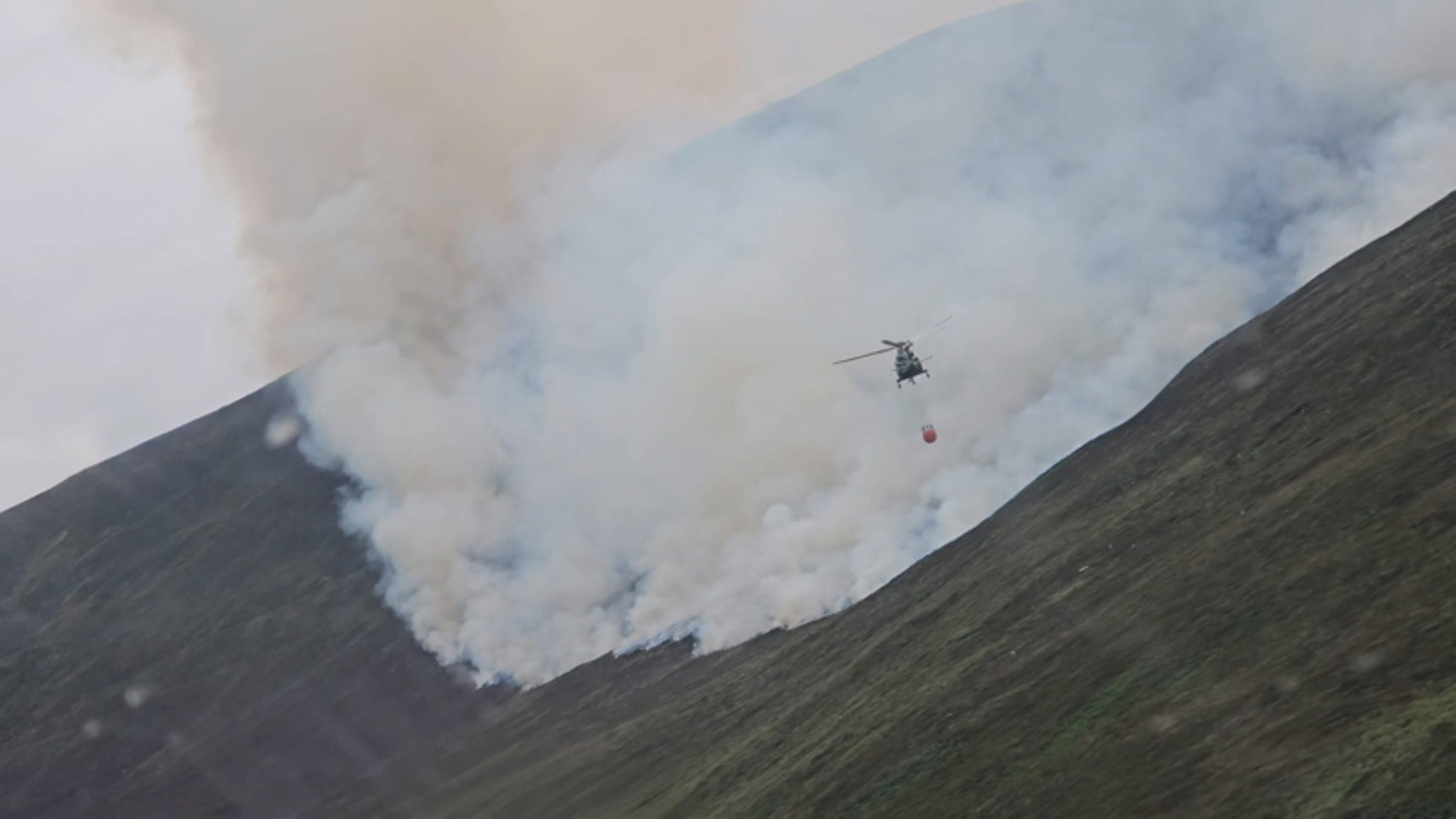 ‘Hopefully, they stop it before it reaches us’ – fears for homes in Tipperary as Slievenamon wildfires continue to burn