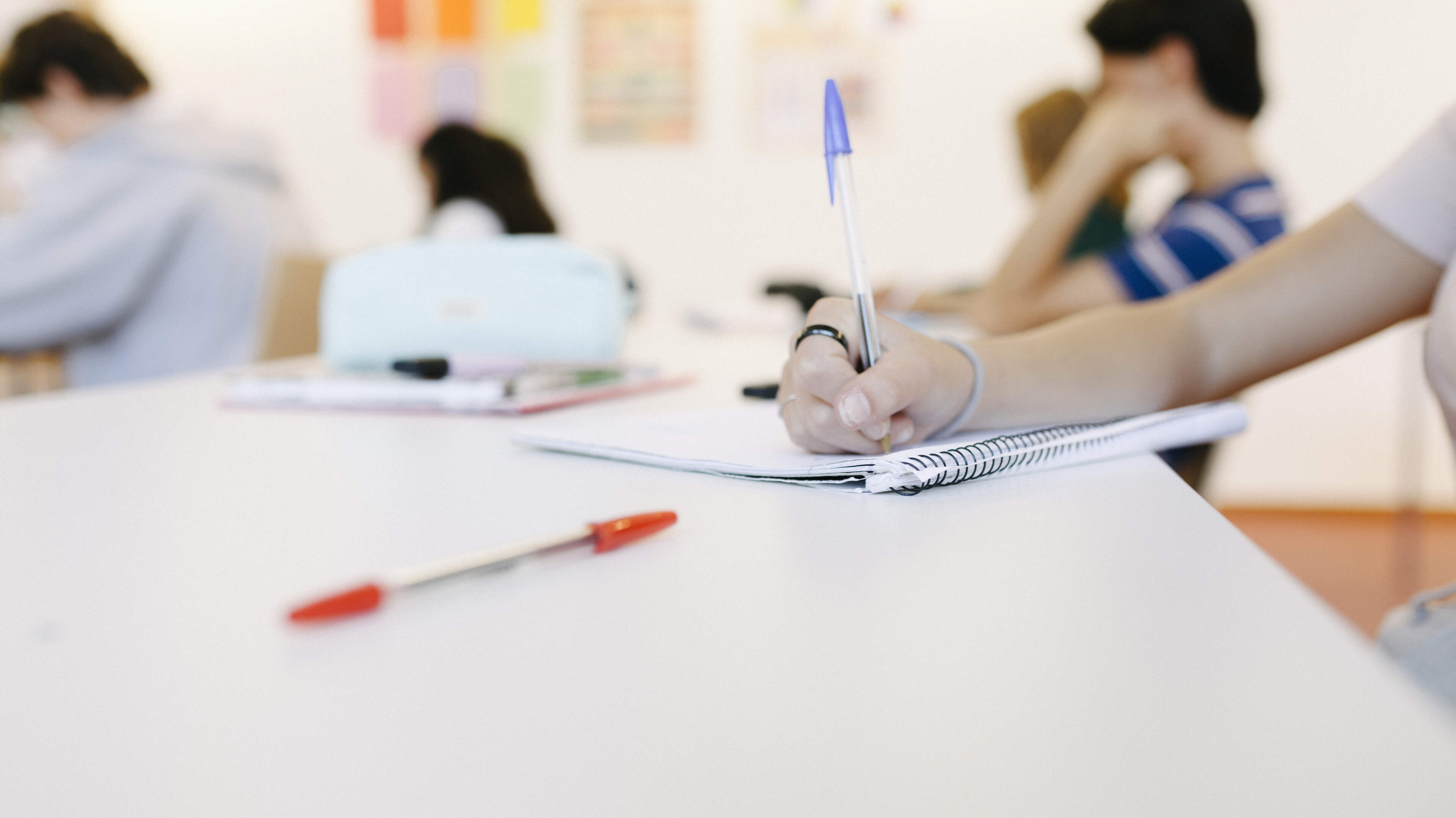 Gaelscoil nua ar bith le tógáil roimh 2032, a deir an tAire