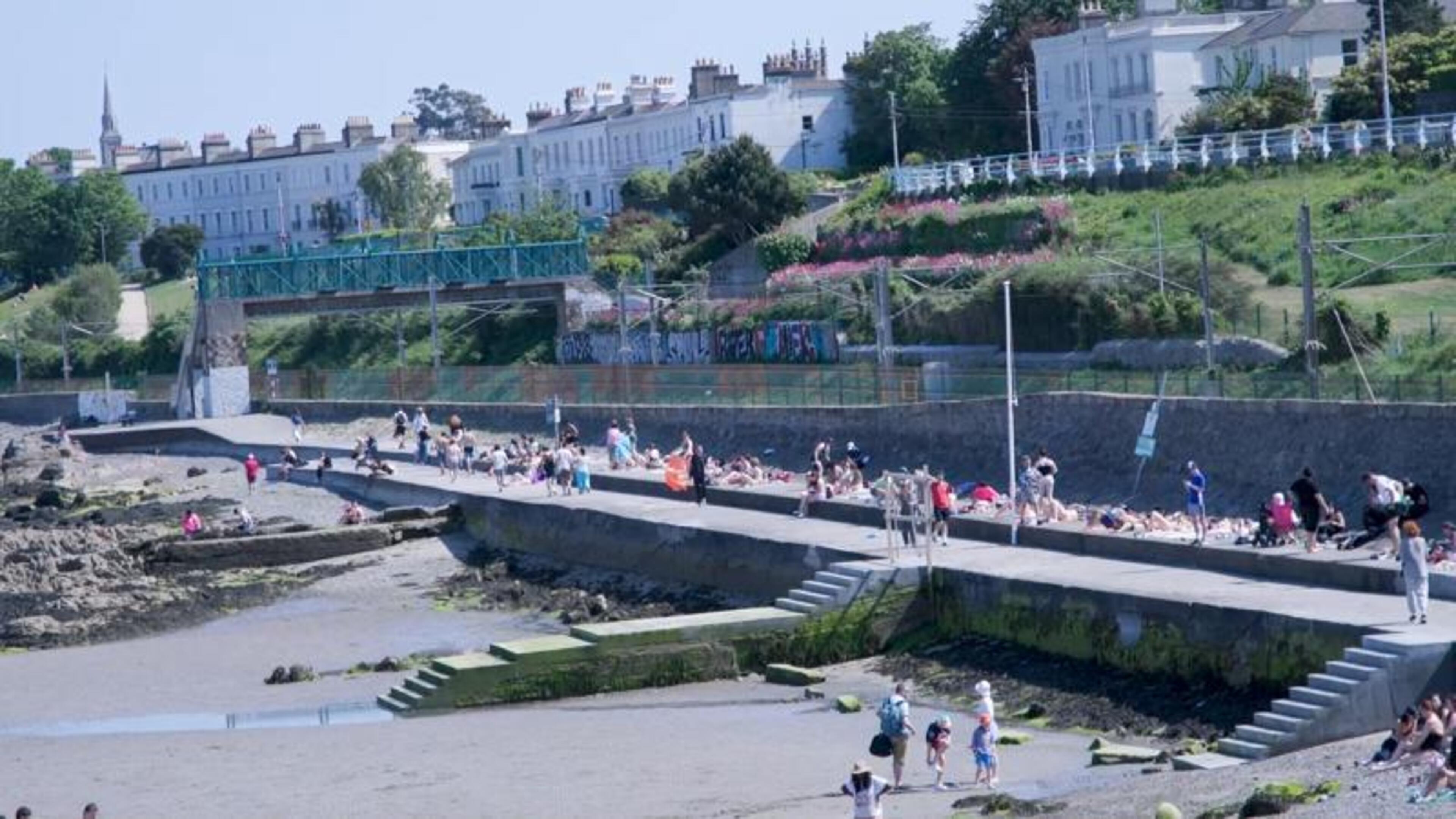 Heat alert issued for eight counties as forecasters predict another record-breaking 31C today