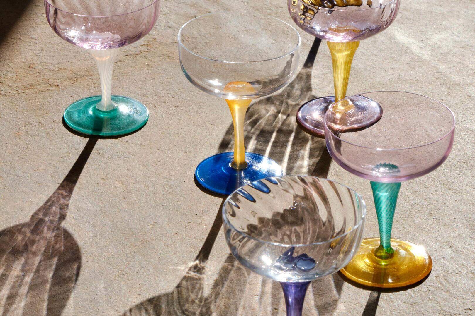 wine glasses with gold The Wine Glasses and Cups