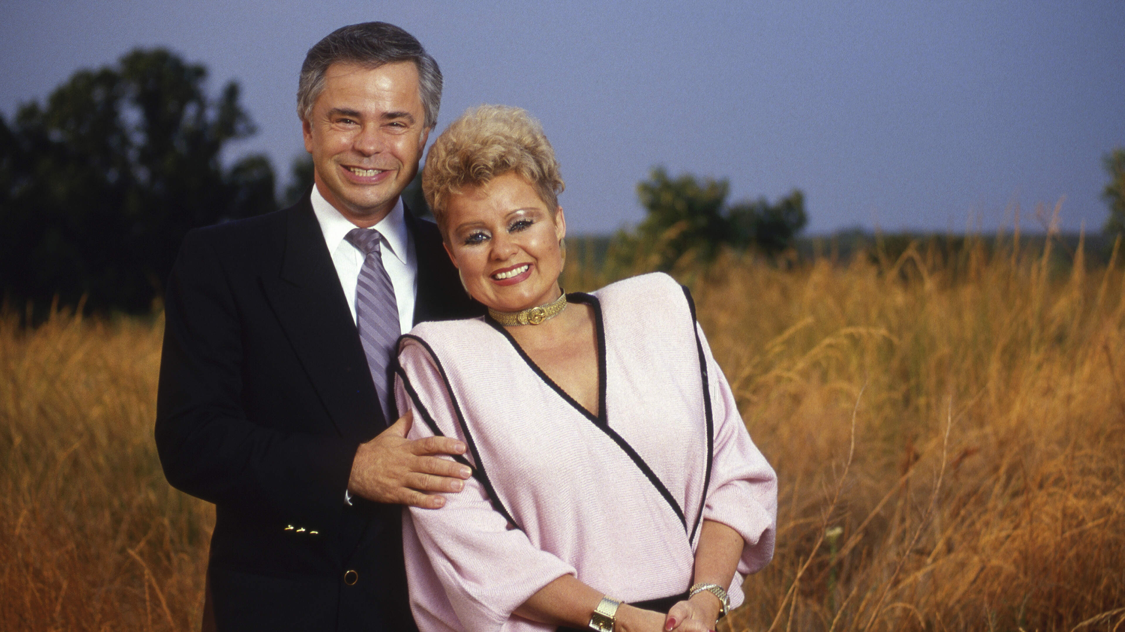 Jim Bakker, televangelist who made millions proclaiming the prosperity Gospel before sex and money brought him down, has died