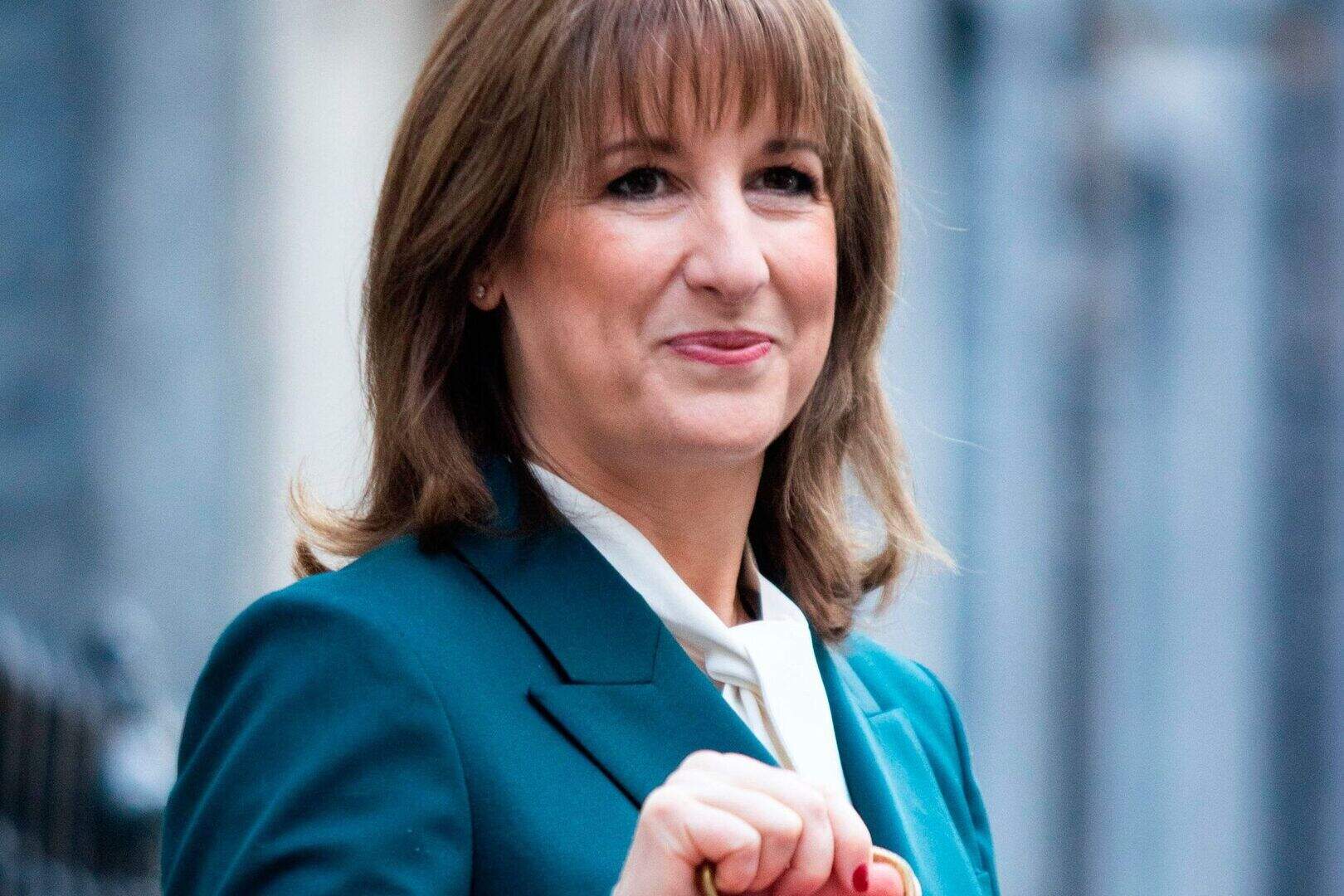 Rachel Reeves’ budget hikes UK taxes to post-WW2 high | Irish Independent