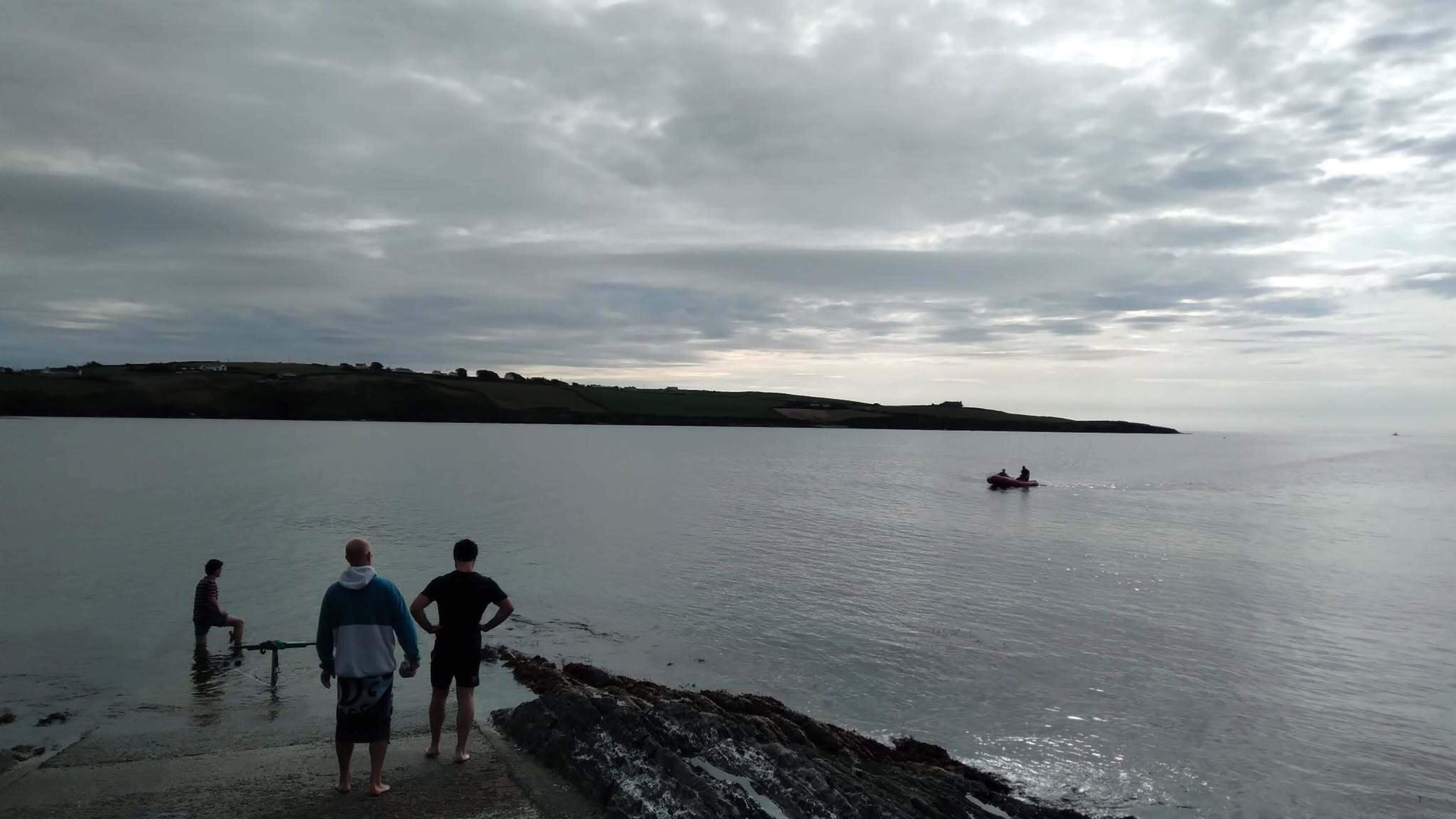 Cork hotel guests turn lifesavers after person enters dangerous currents to save his dog
