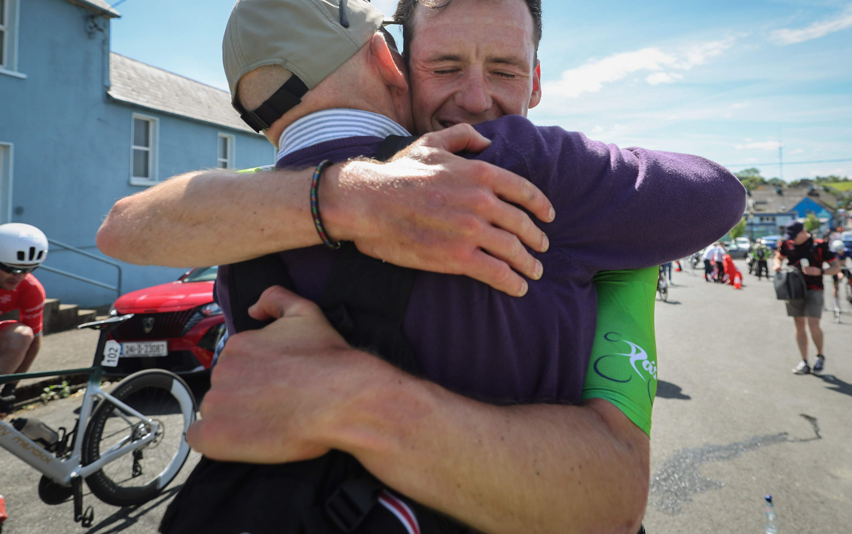Conn McDunphy climbs into yellow jersey as Wicklow mountains tear up Rás script