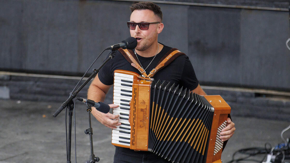 Dónal Lynch: Nathan Carter's good enough for the Pope, but not for a church