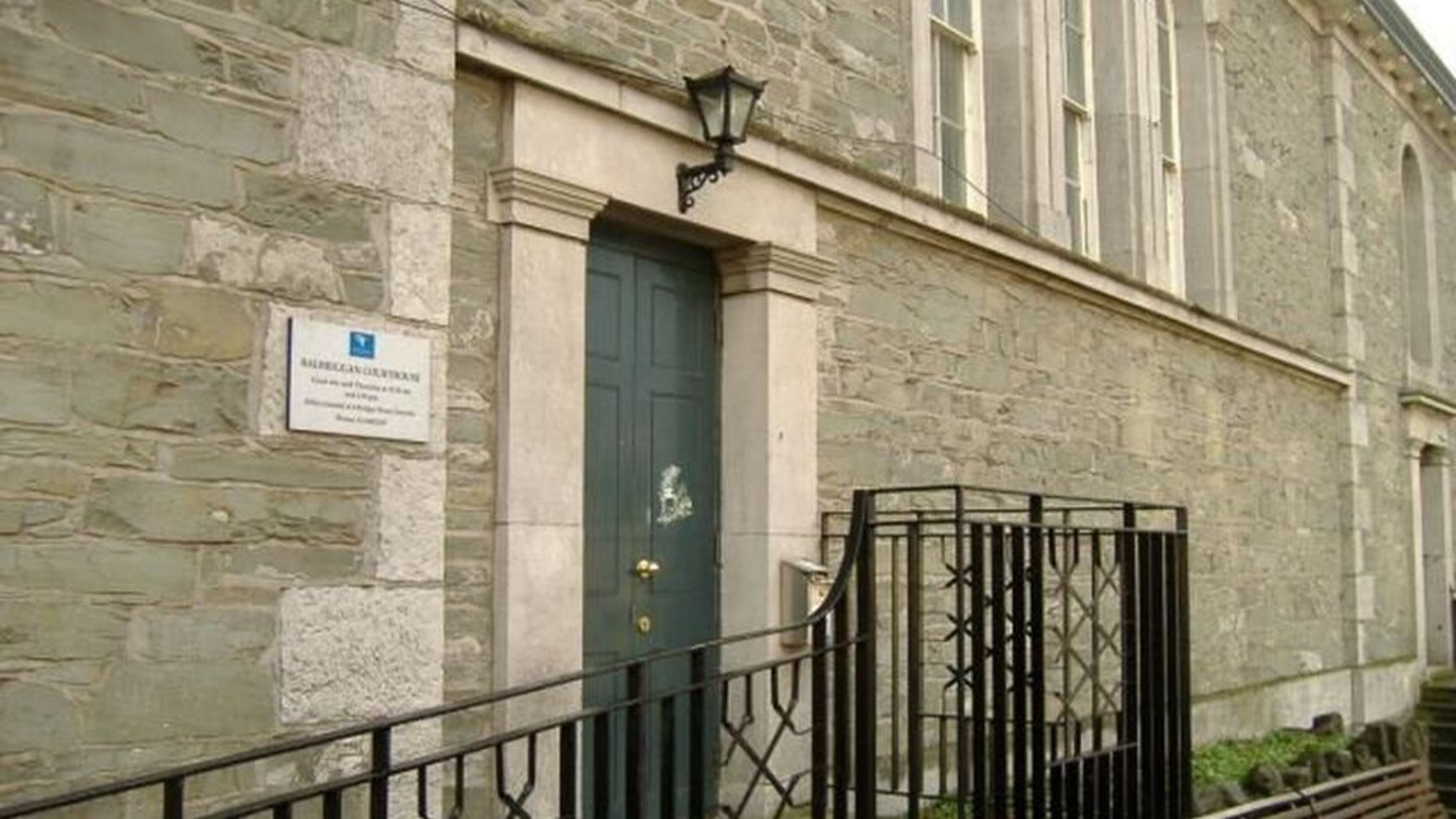 ‘Not very nice’ – judge fines gutter cleaner €500 for deceiving clients