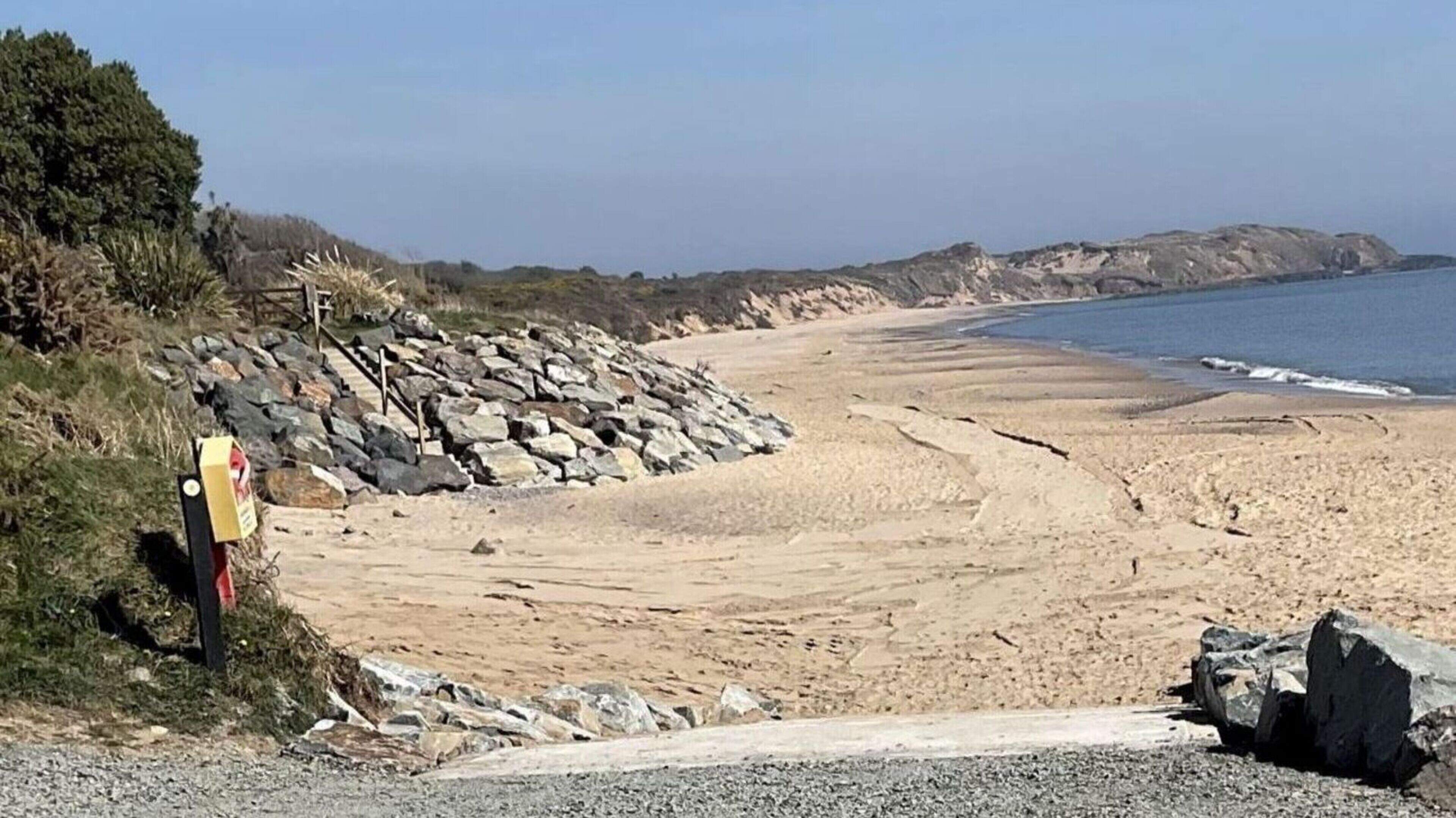 New access road for Wexford homes stranded at sea — ‘in high tide they have to walk through the water to get to their properties’ 