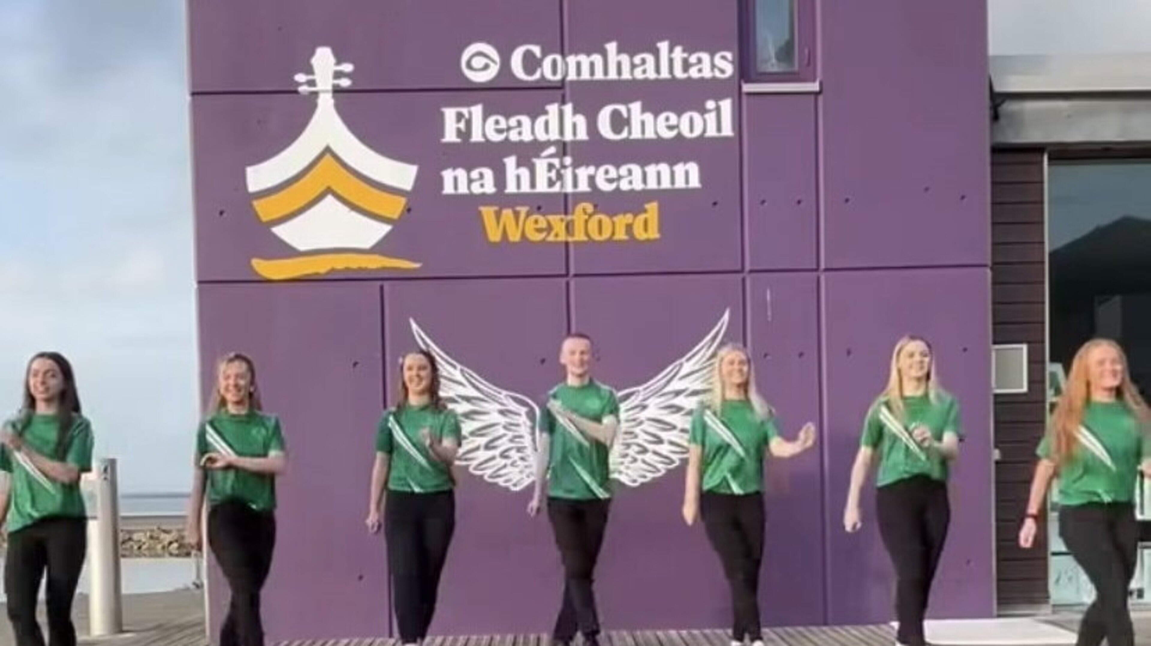 Irish folk-rock band give a shout out to Enniscorthy dancers