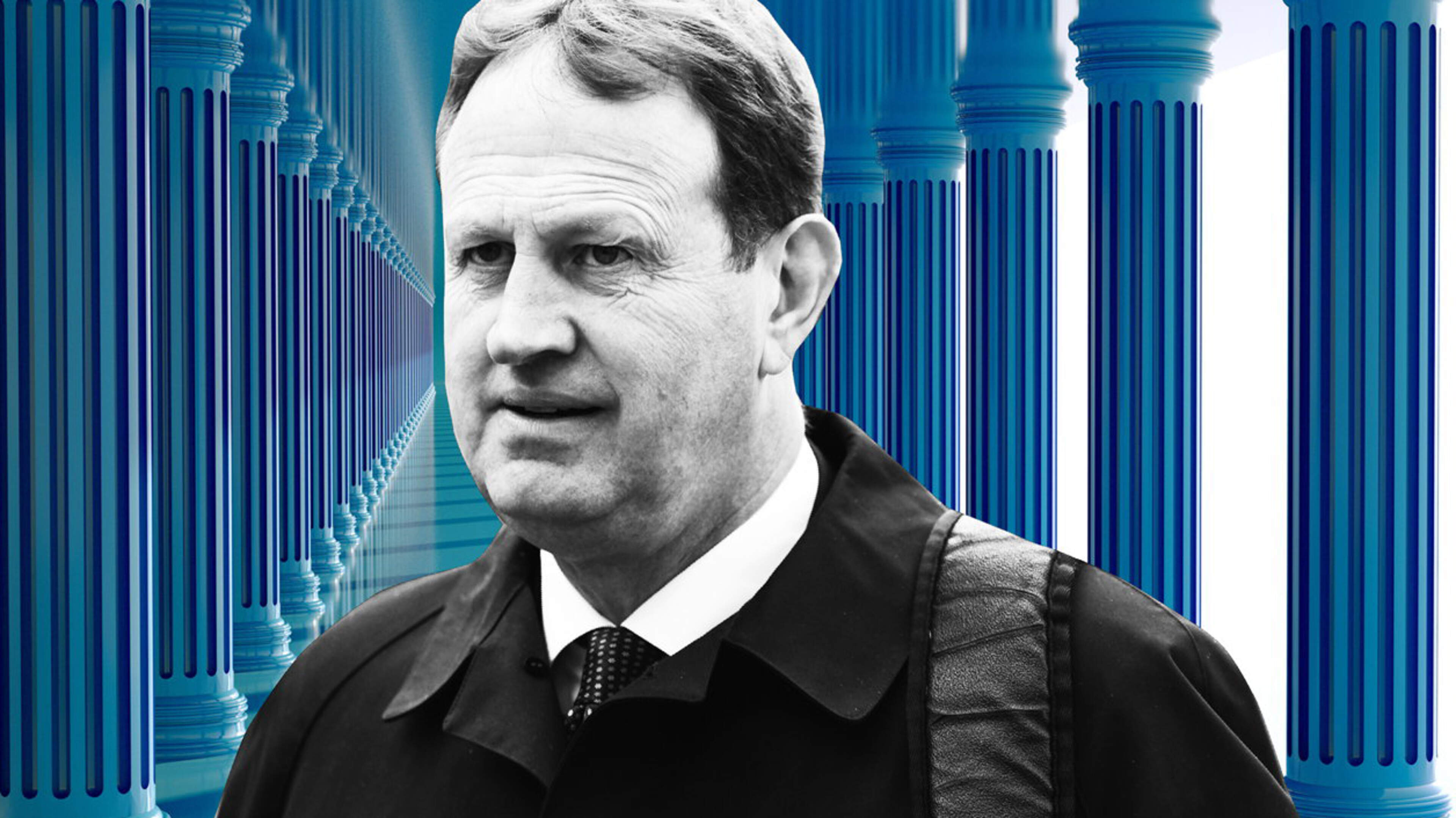 Barristers threatened with ‘blacklisting’ amid legal aid row, say solicitors pushing back against strikes 
