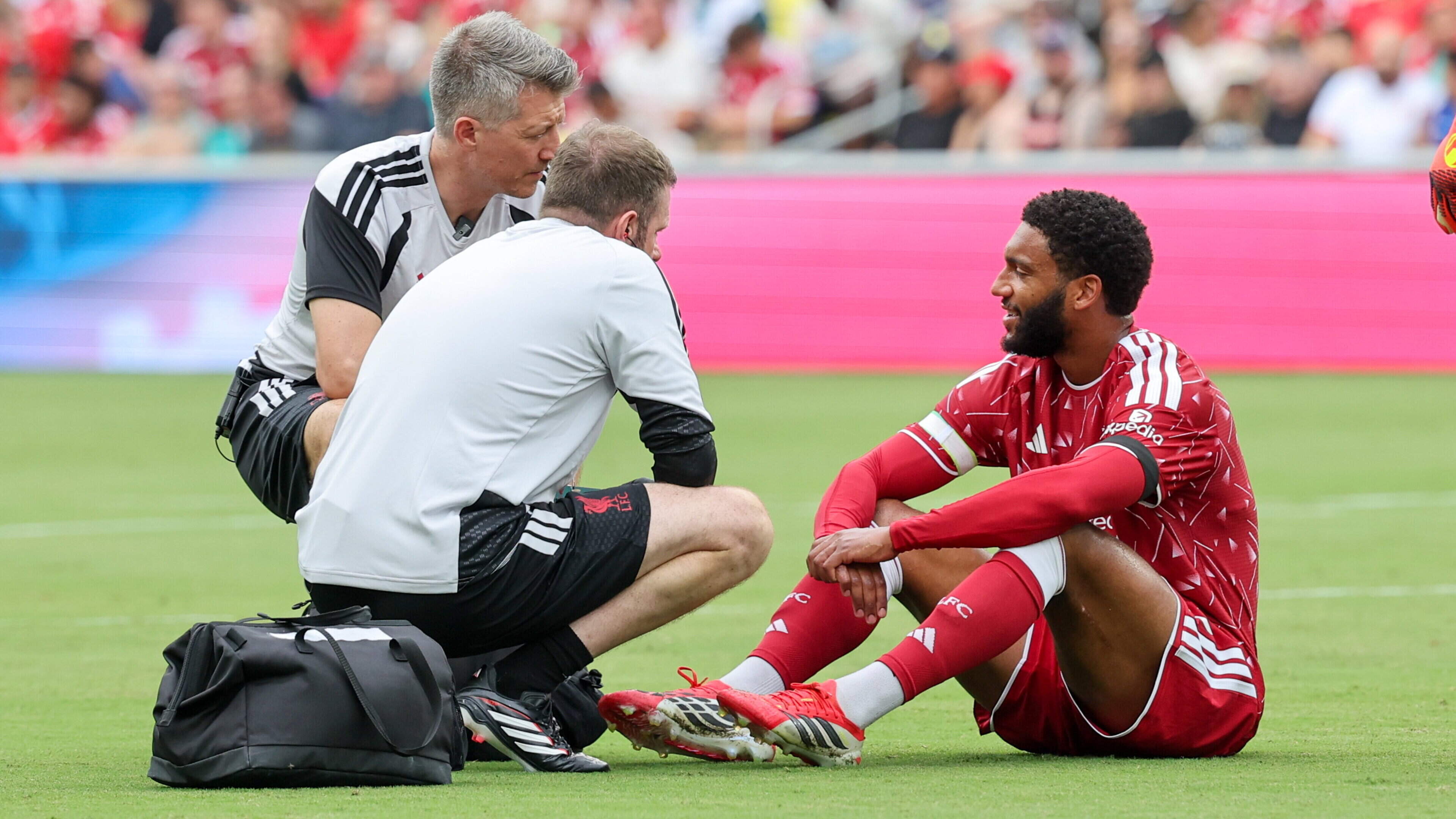Concerns for Iraola as injury mars Liverpool’s pre-season win against Sunderland