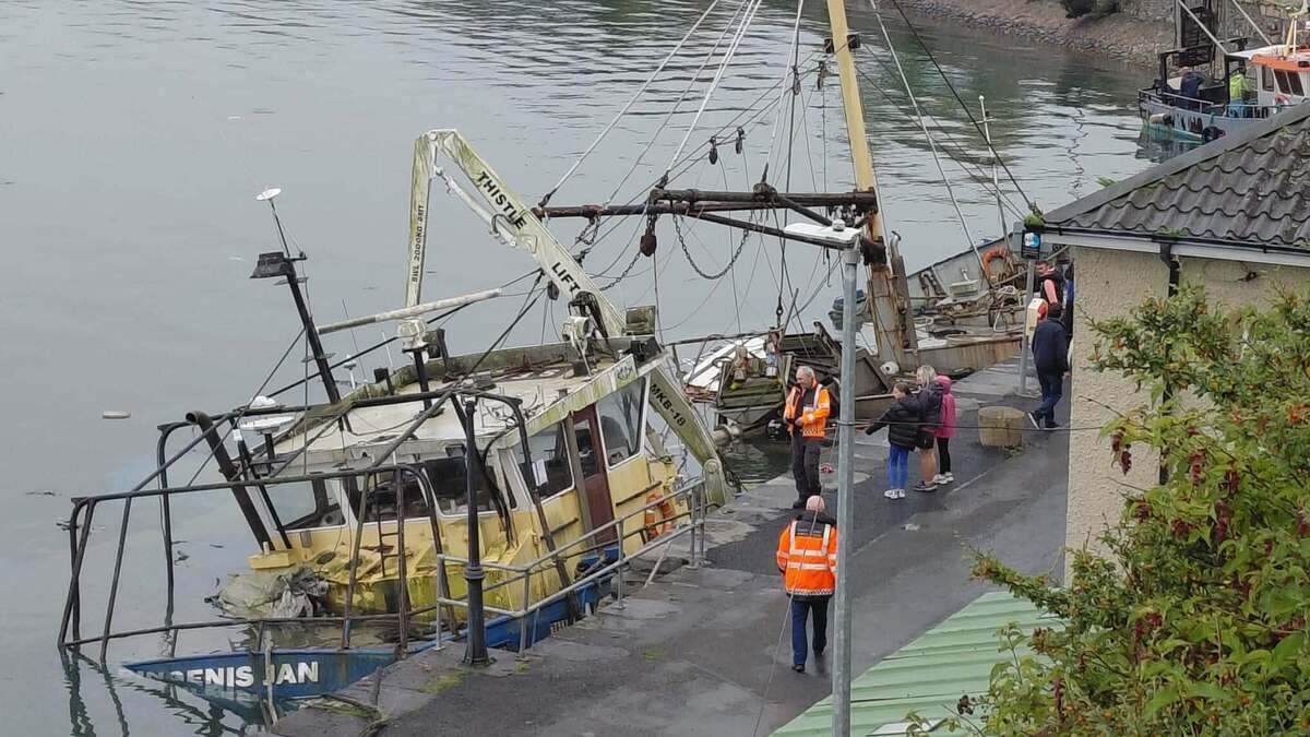 Angry residents fear abandoned boats will result in pollution in Carlingford Lough