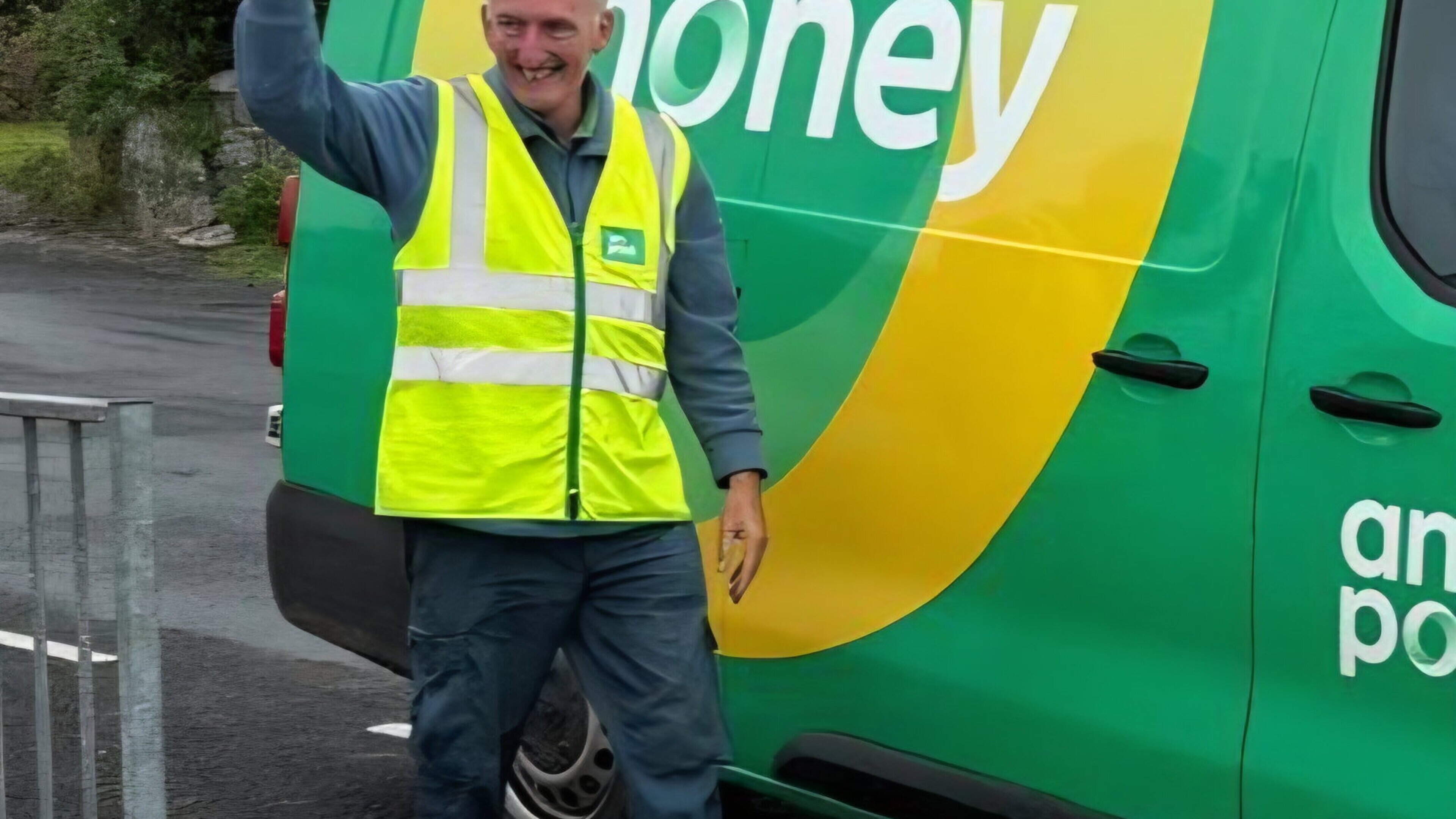 Popular West Sligo postman Charlie O’Brien hangs up his bag after 50 years with Post