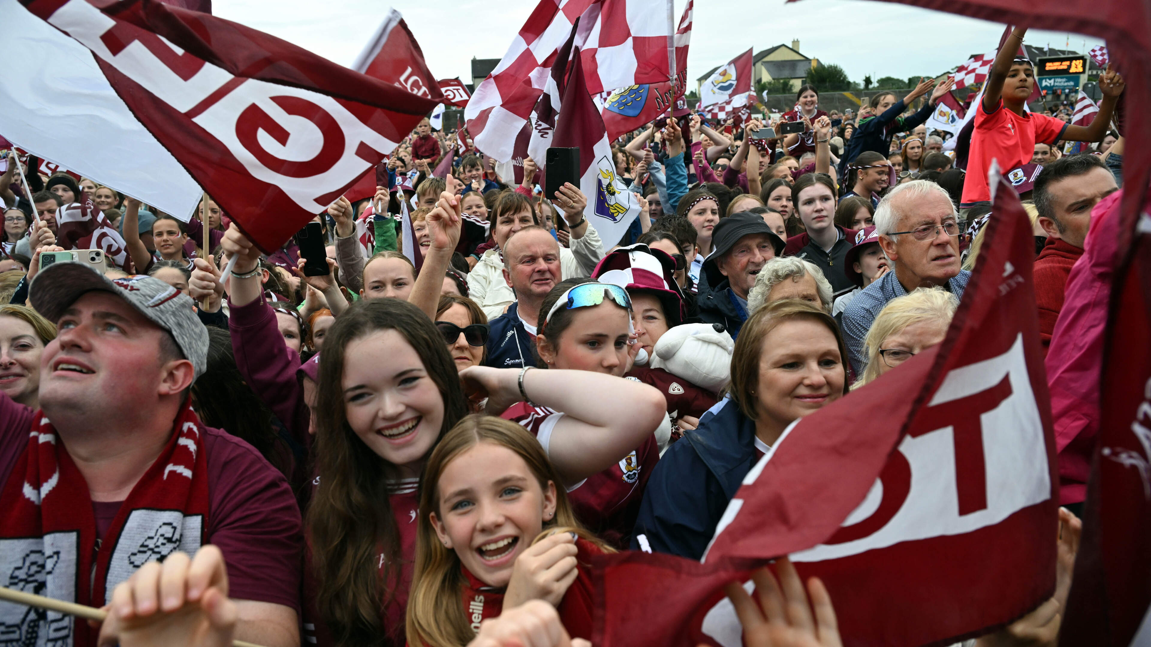 Thousands pack Tuam Stadium as All‑Ireland senior ladies champions receive rapturous Galway homecoming