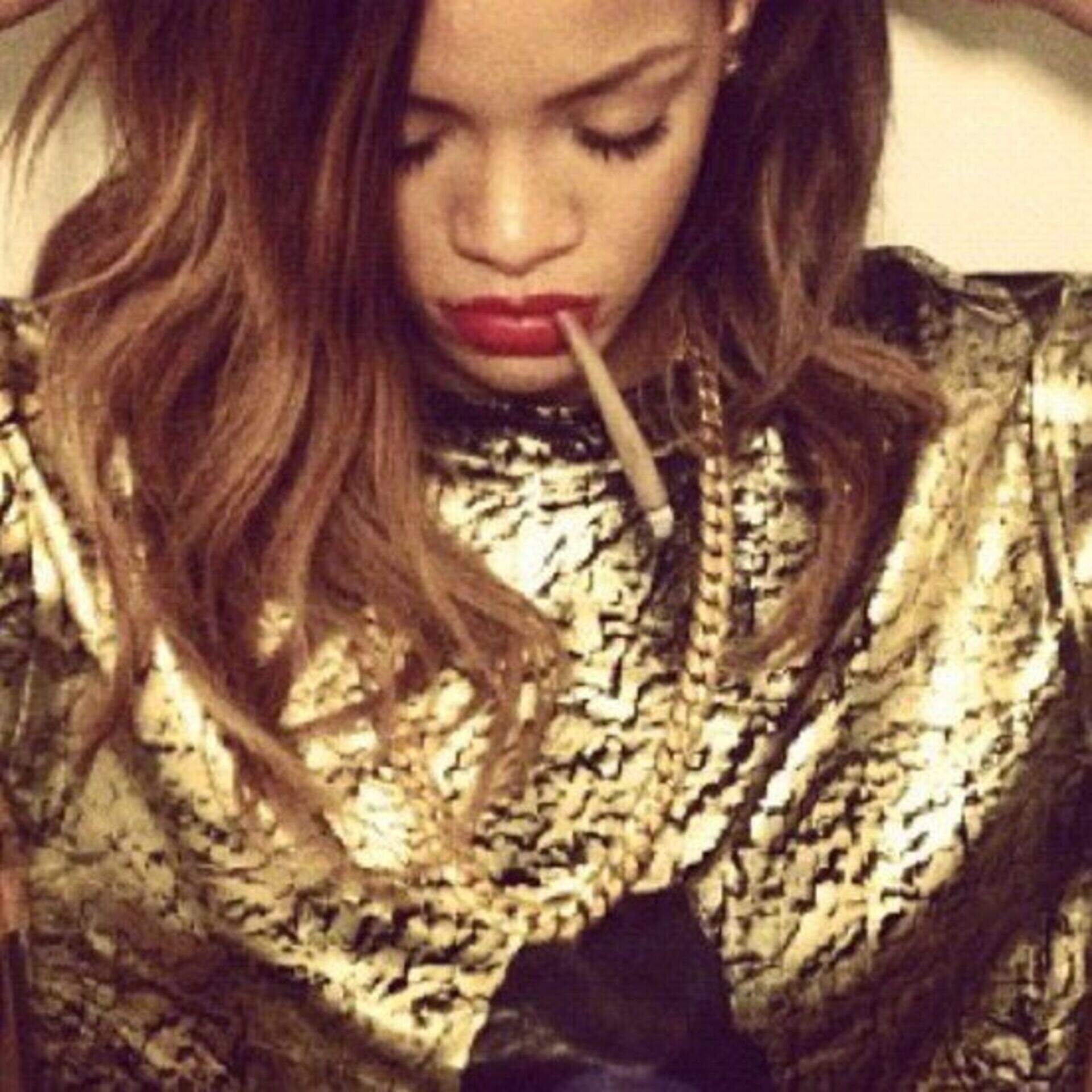 does rihanna smoke cigarettes Angers Fans with Tweeted Smoking Pic Rihanna: America's Weed-Heart | GQ
