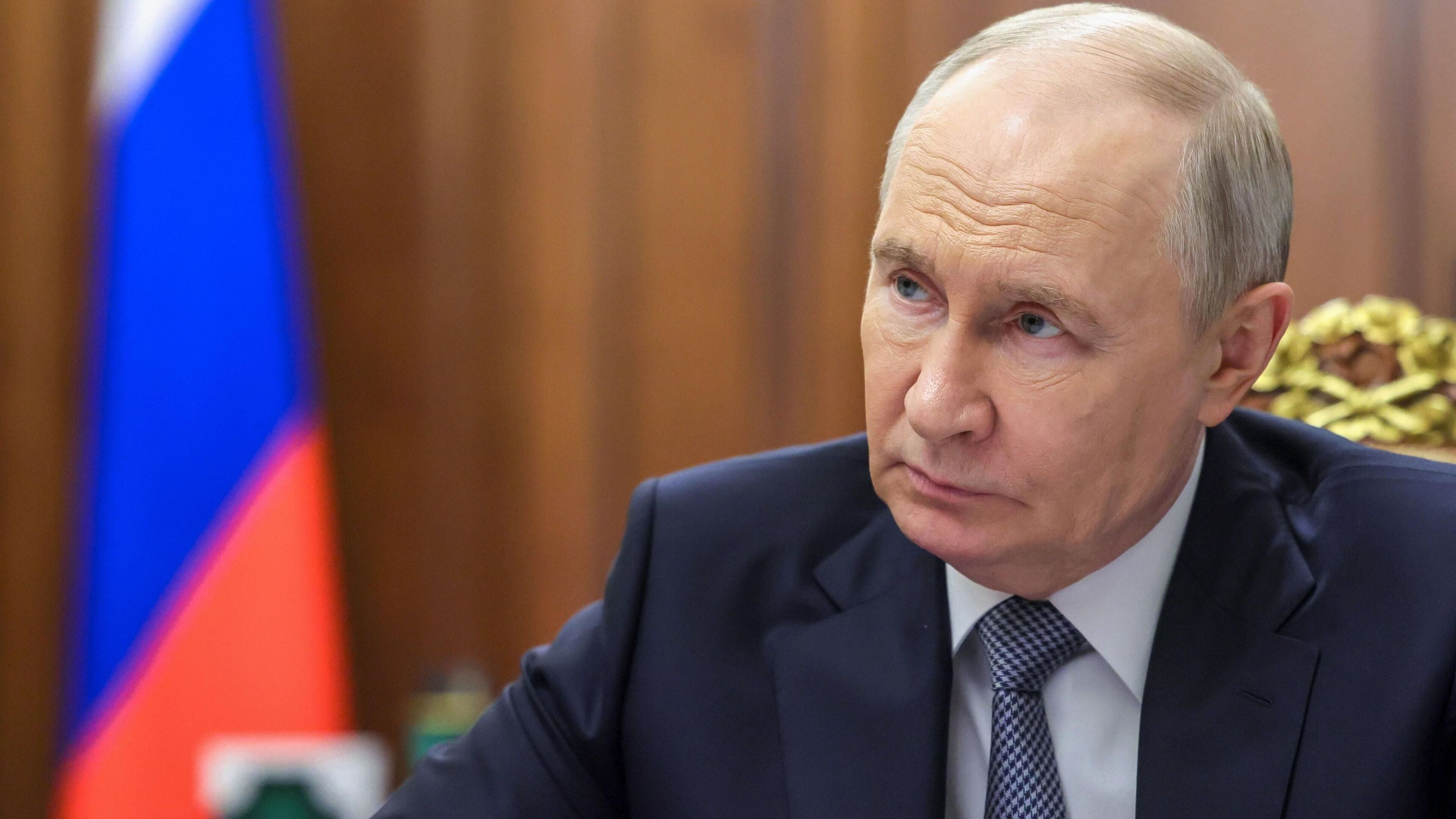 Robert Service: Vladimir Putin is now a man on the edge – and these are the tell-tale signs